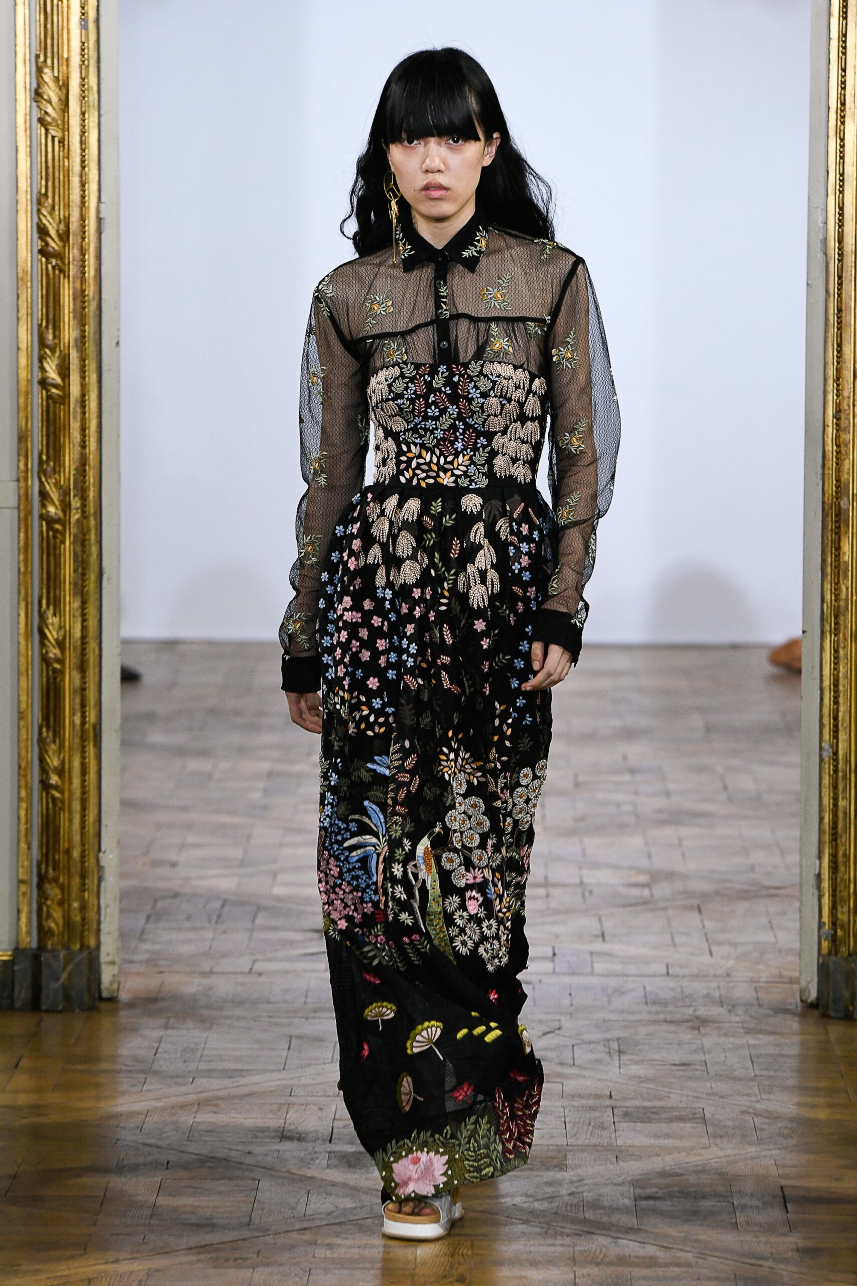 Rahul Mishra S/S 19 Look 24