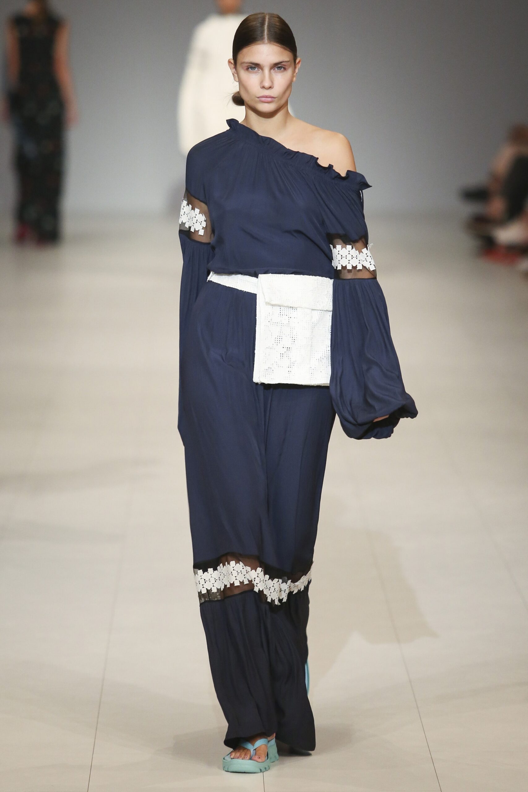 Poustovit Kiev S/S 18 Look 12