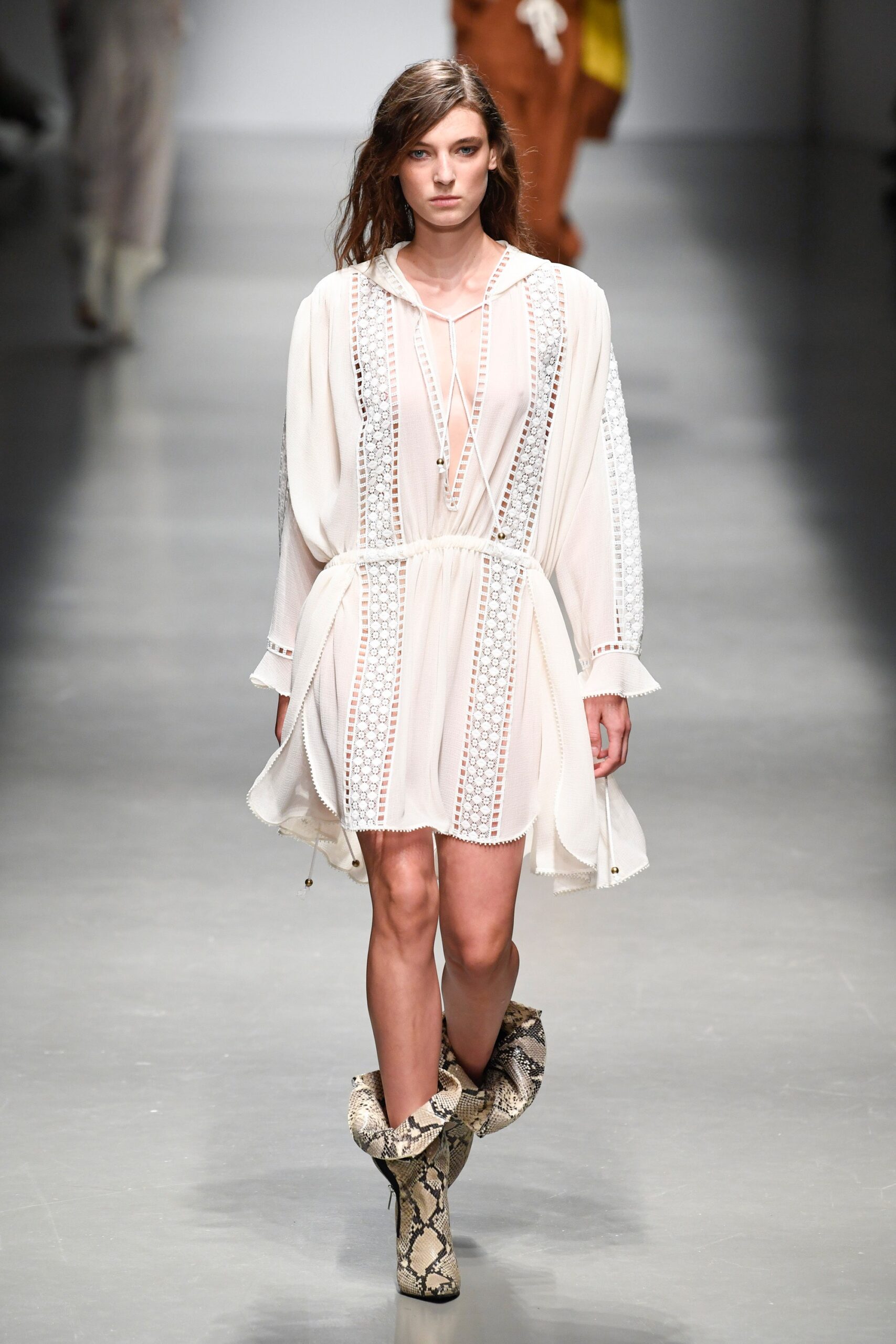 Philosophy di Lorenzo Serafini S/S 19 Look 16