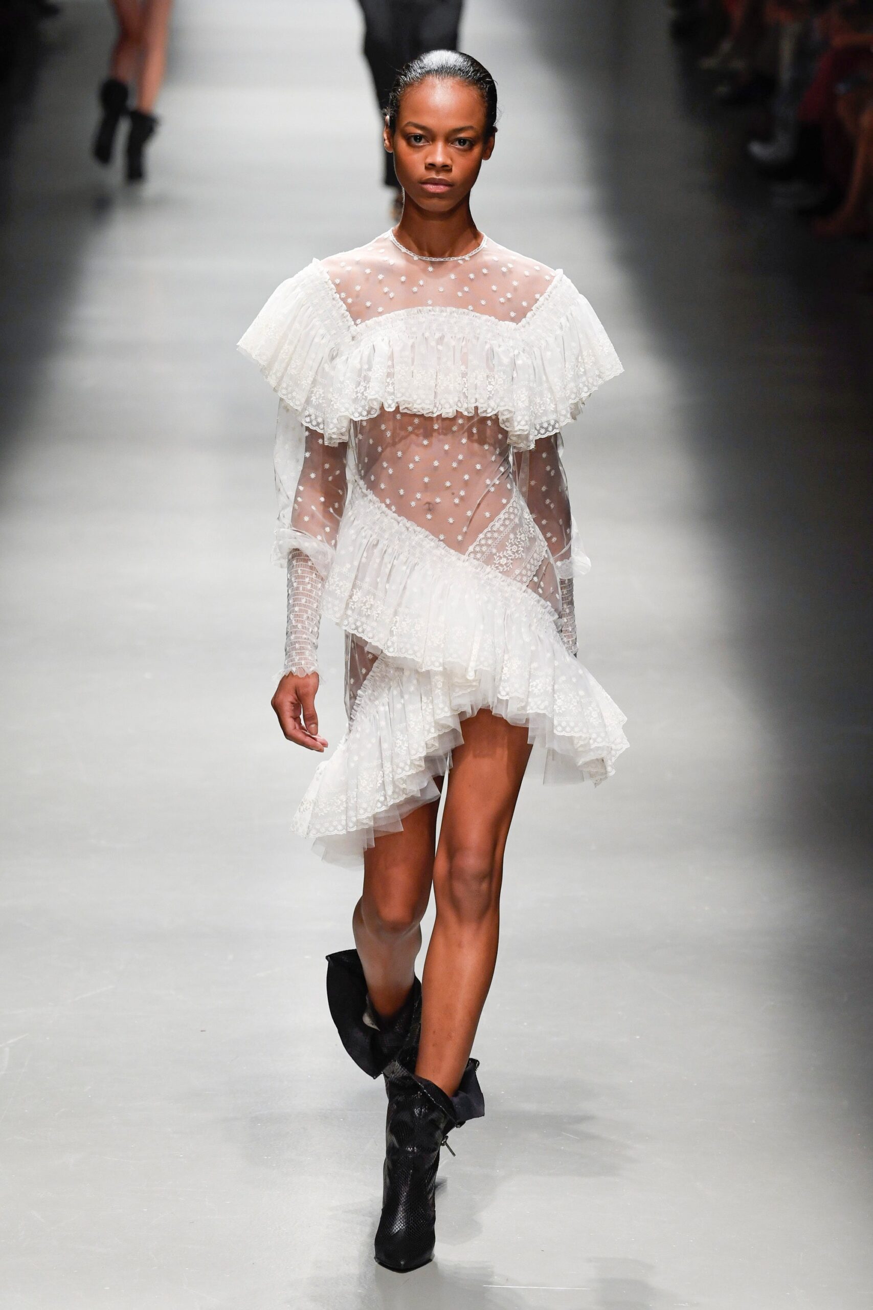 Philosophy di Lorenzo Serafini S/S 19 Look 35