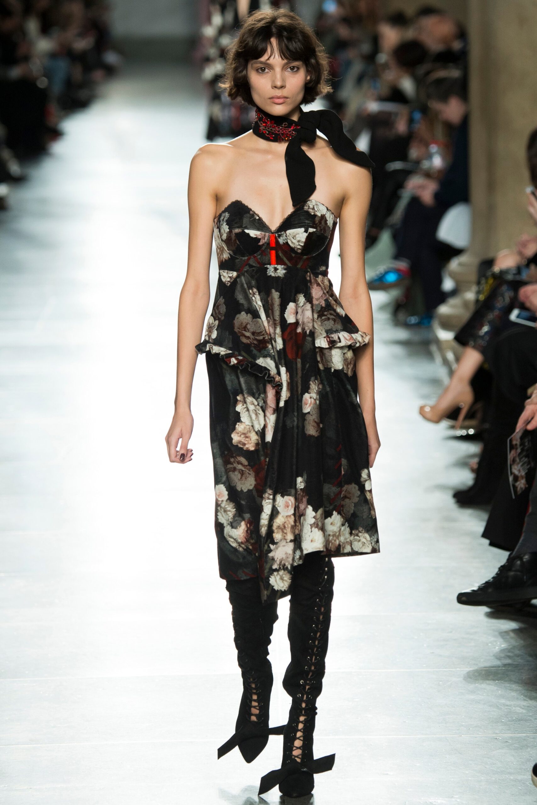 Preen by Thornton Bregazzi F/W 16 Look 1