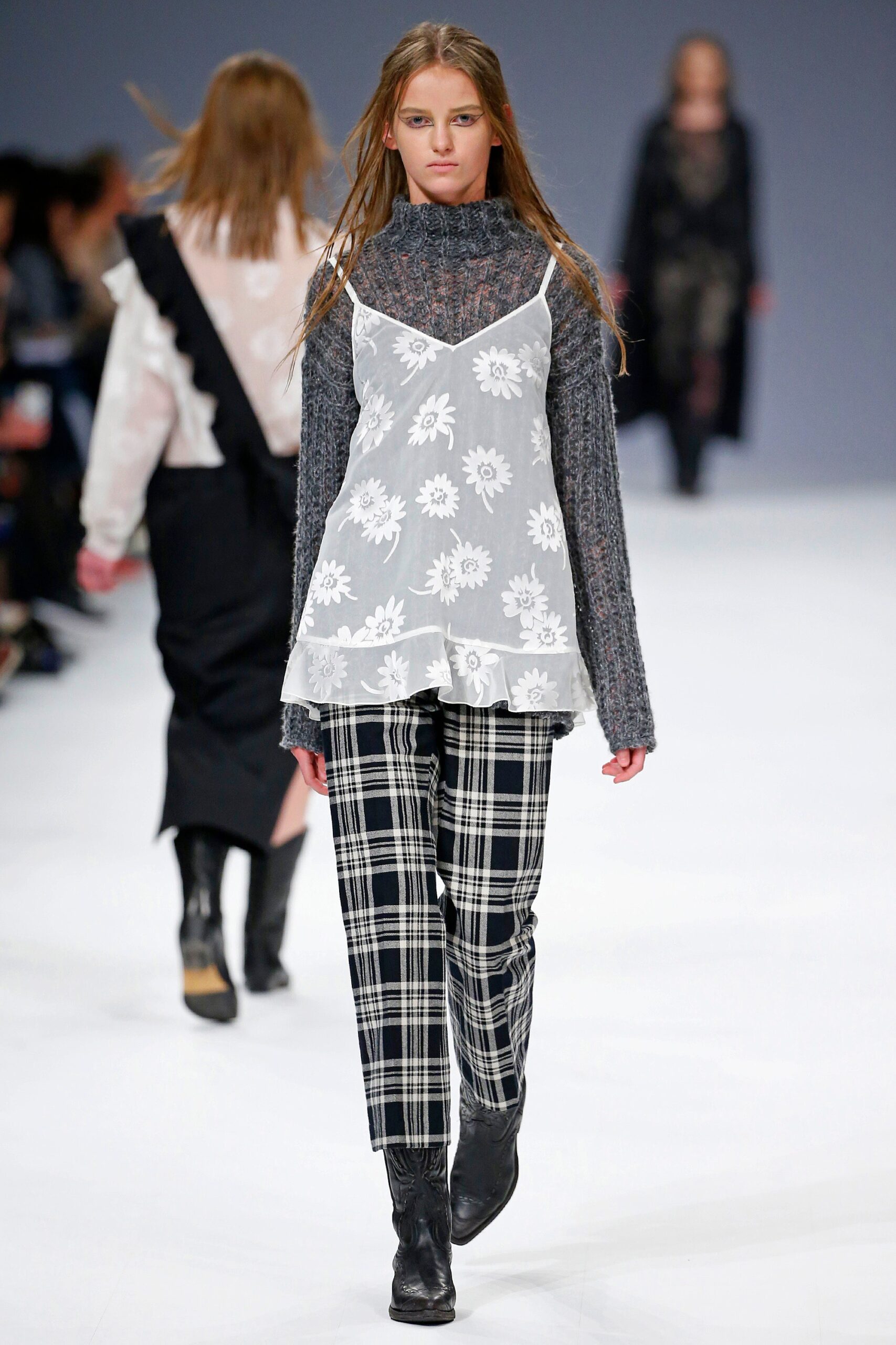 Poustovit Ukraine F/W 16 Look 16