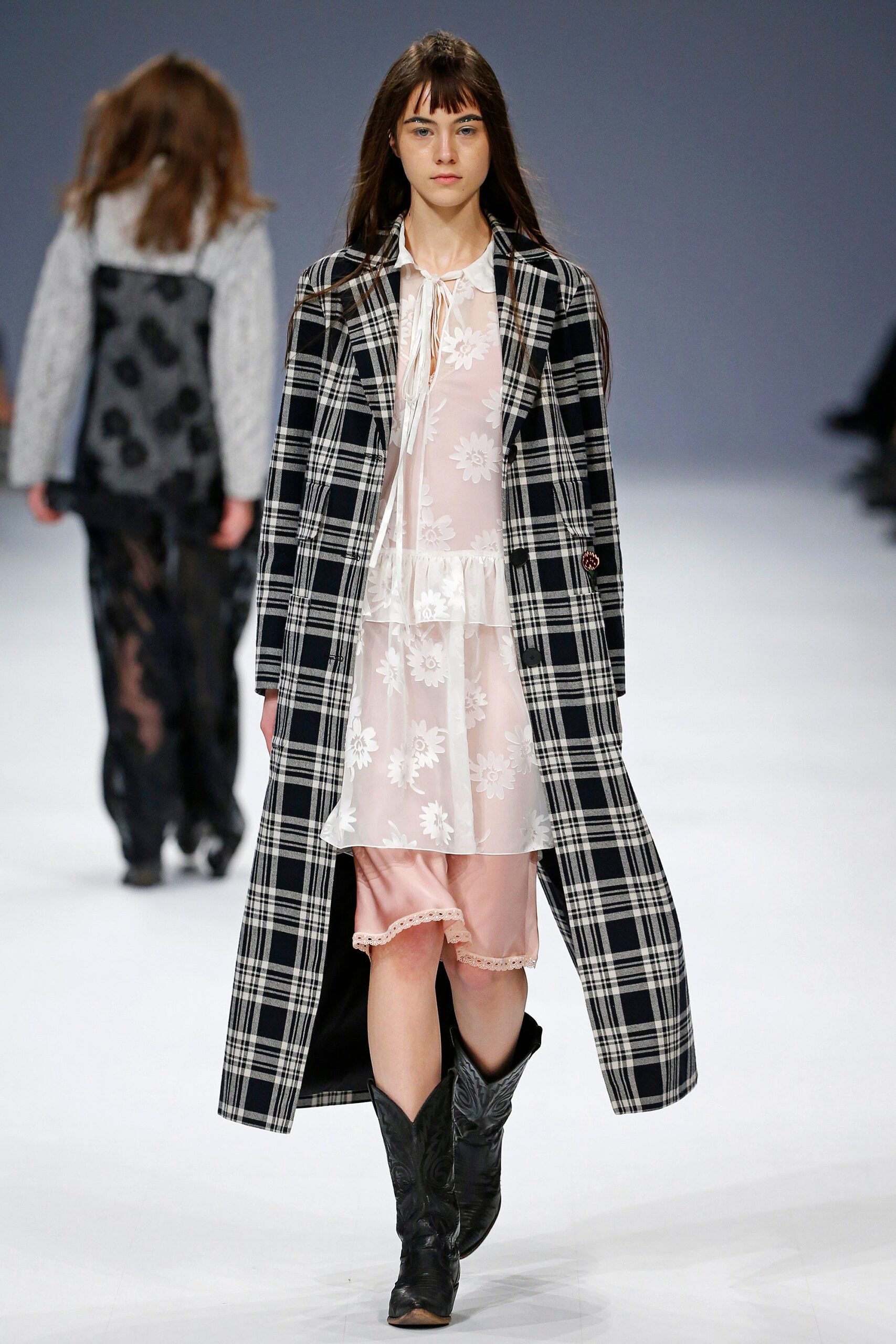 Poustovit Ukraine F/W 16 Look 19