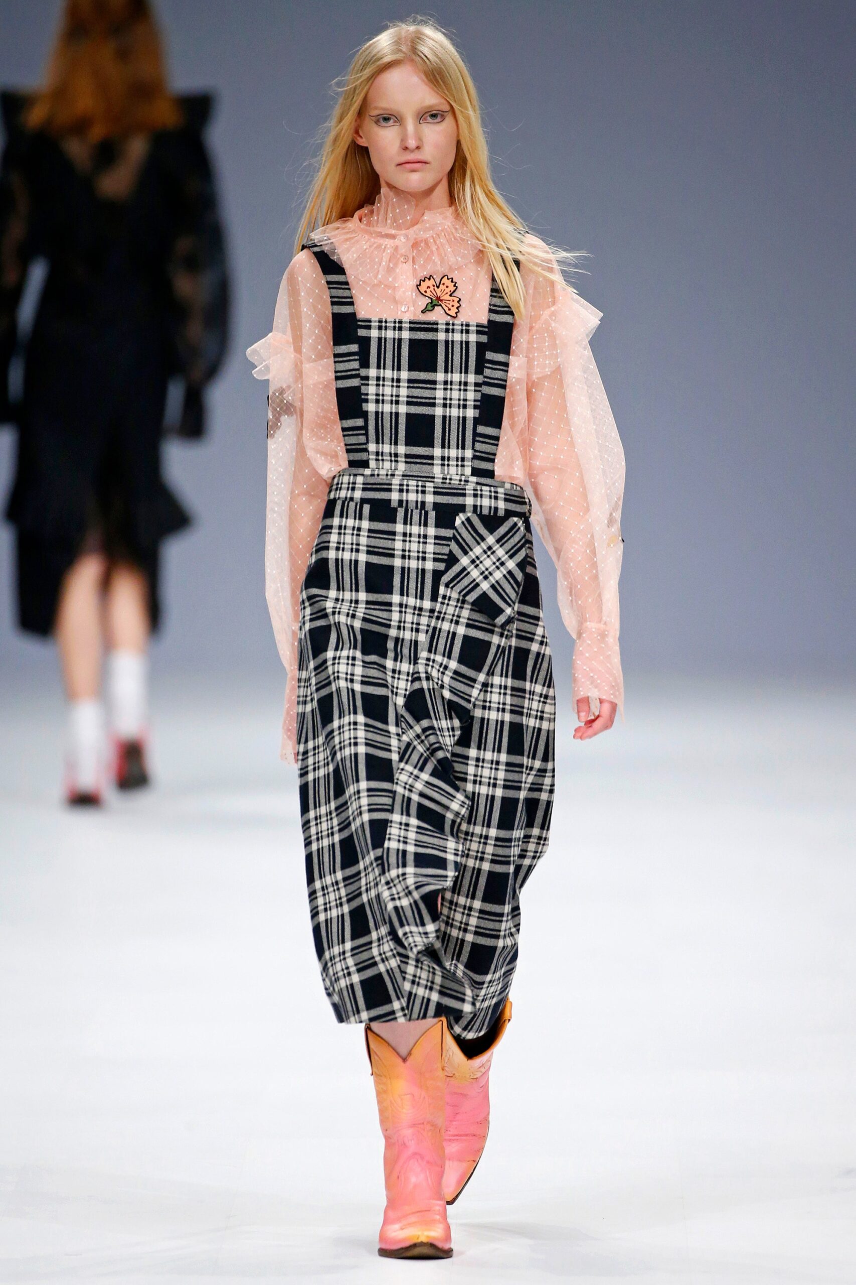 Poustovit Ukraine F/W 16 Look 25