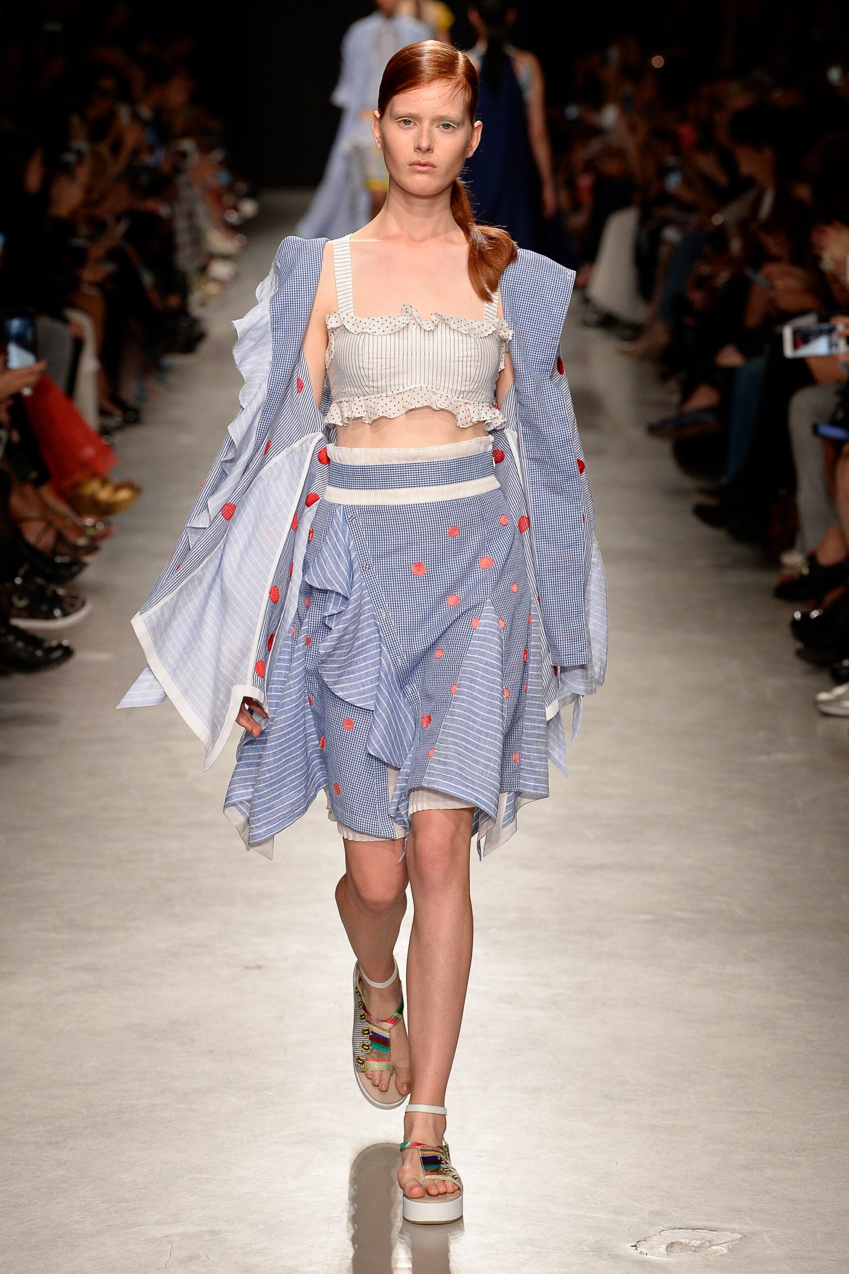 Rahul Mishra S/S 18 Look 7
