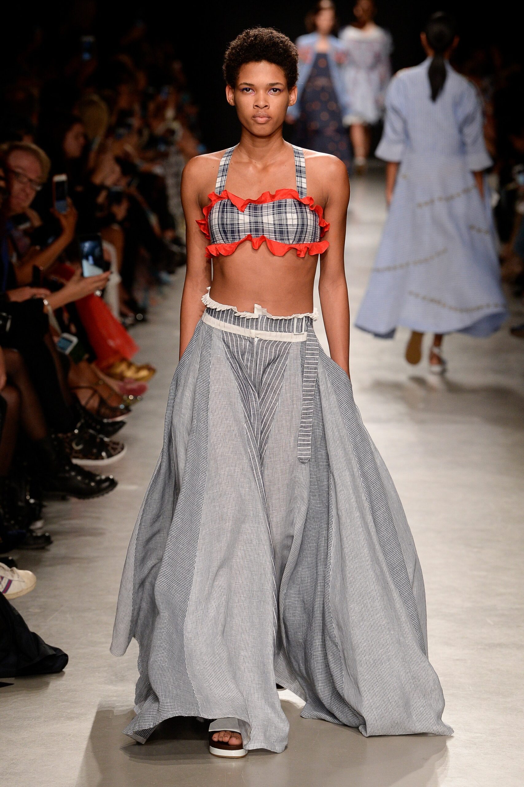 Rahul Mishra S/S 18 Look 9
