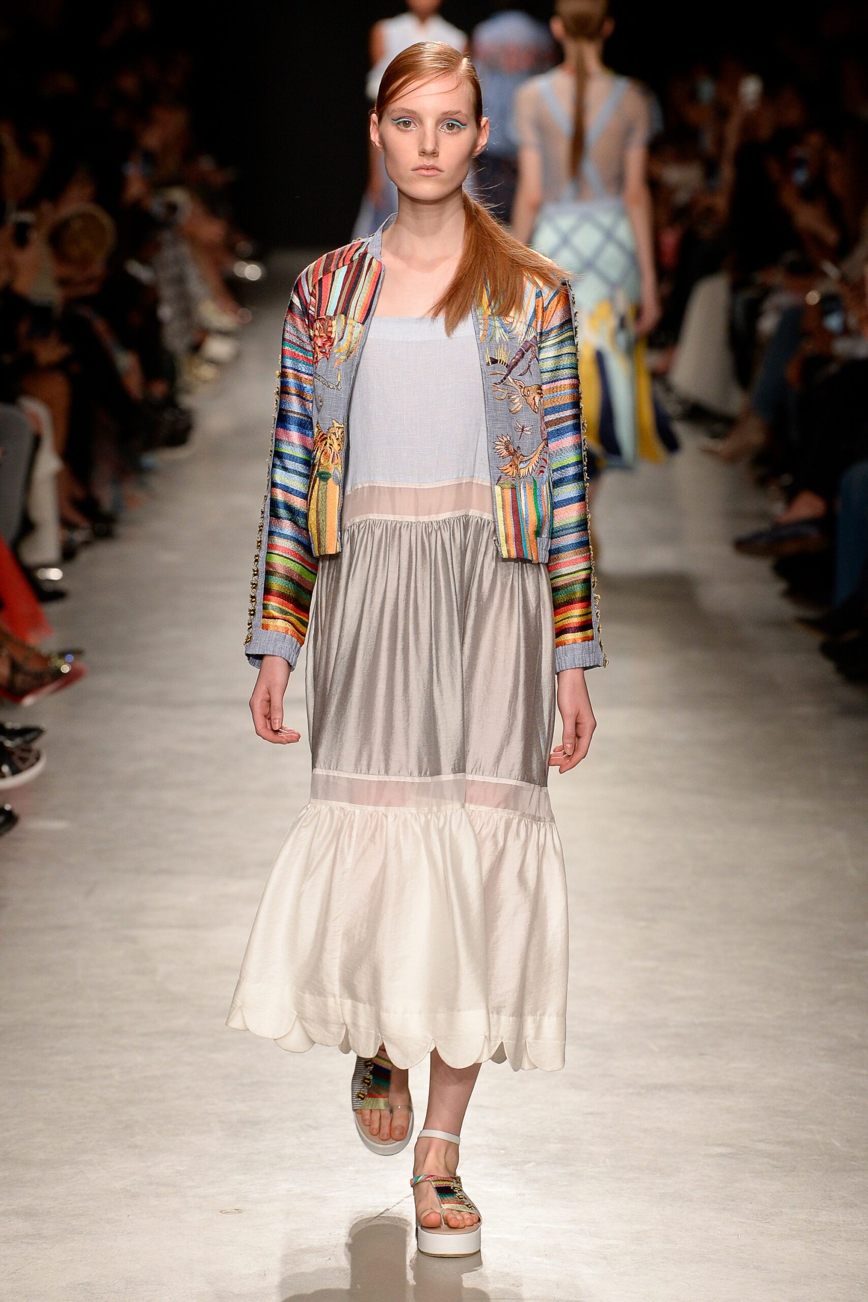 Rahul Mishra S/S 18 Look 13