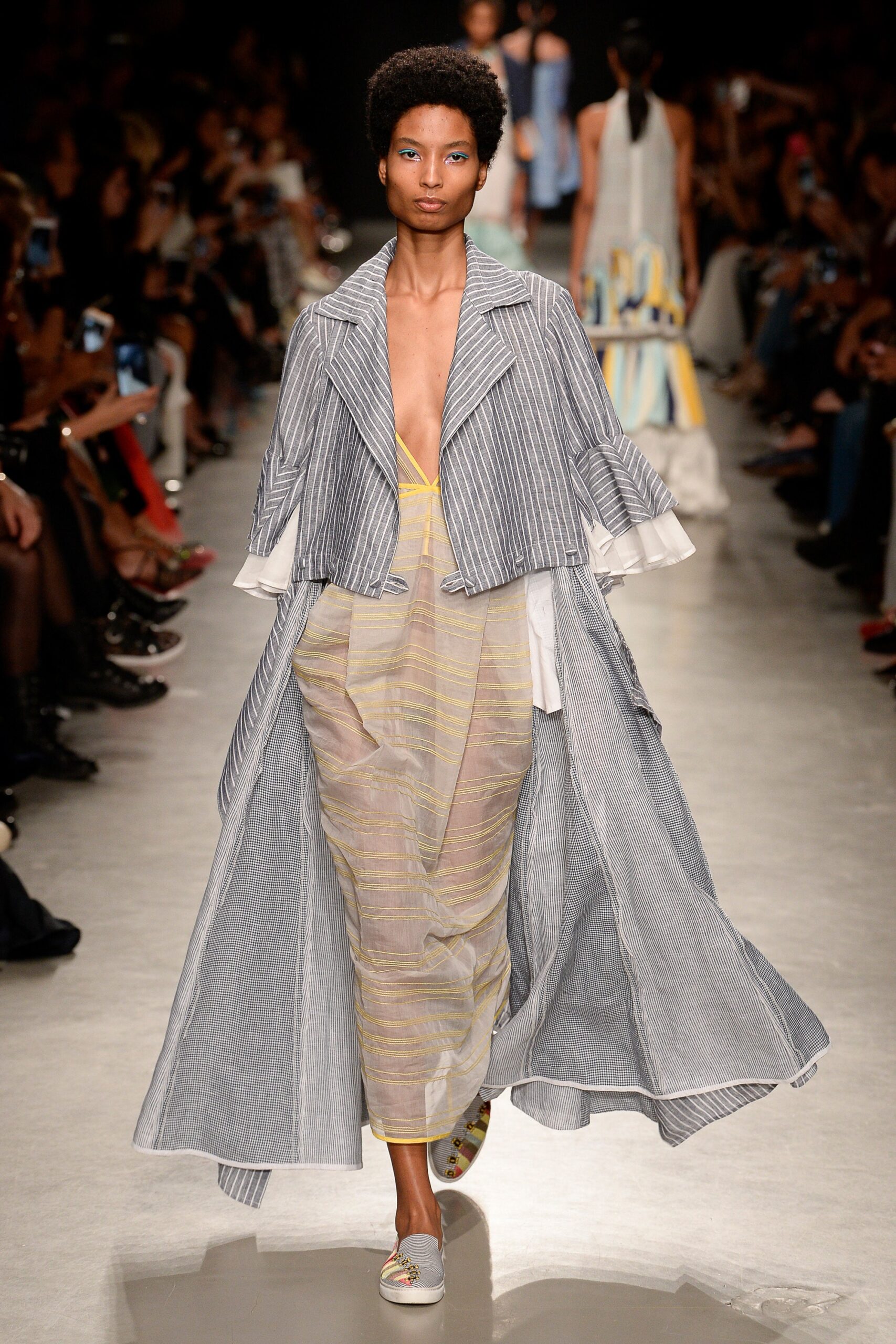 Rahul Mishra S/S 18 Look 19
