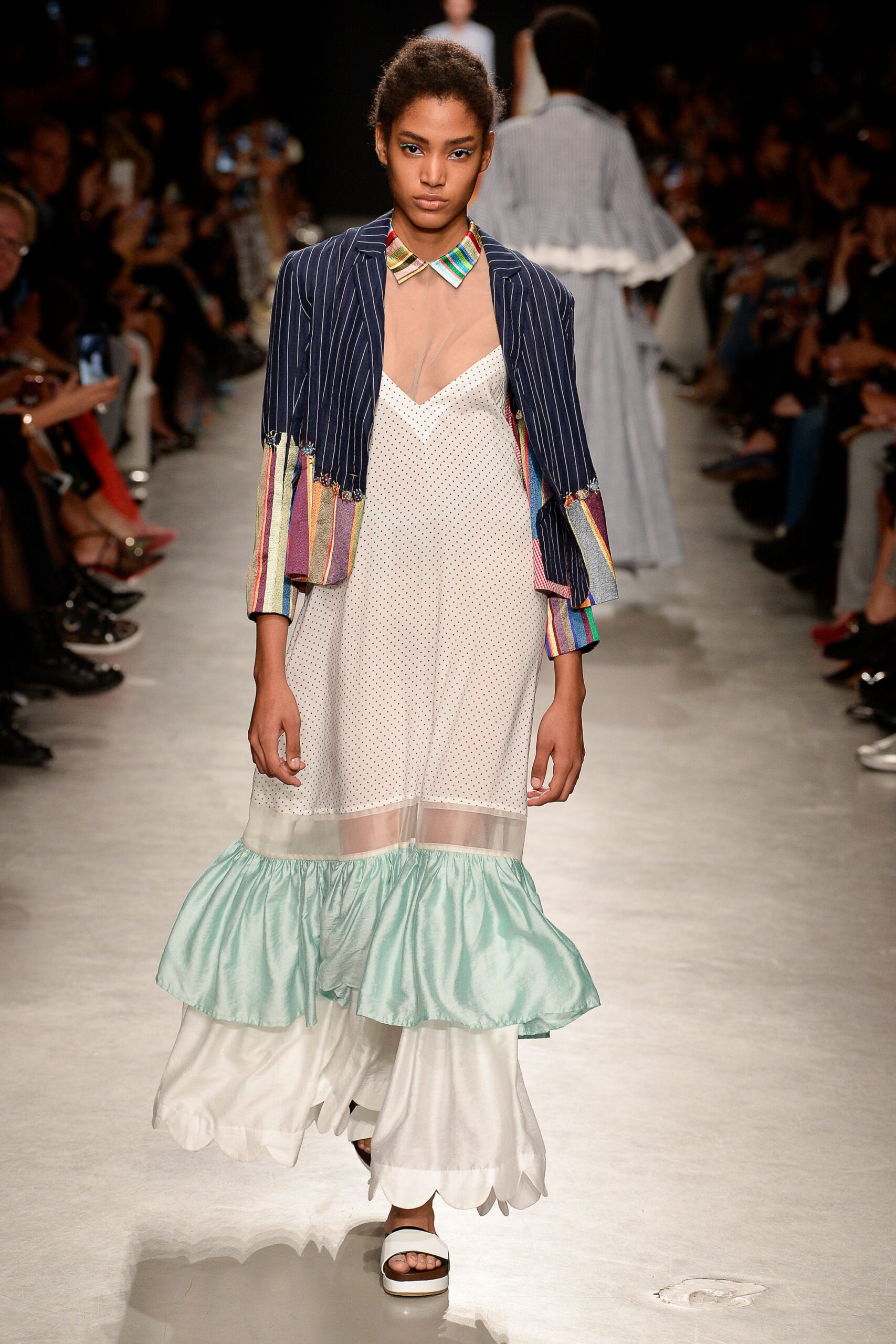 Rahul Mishra S/S 18 Look 20