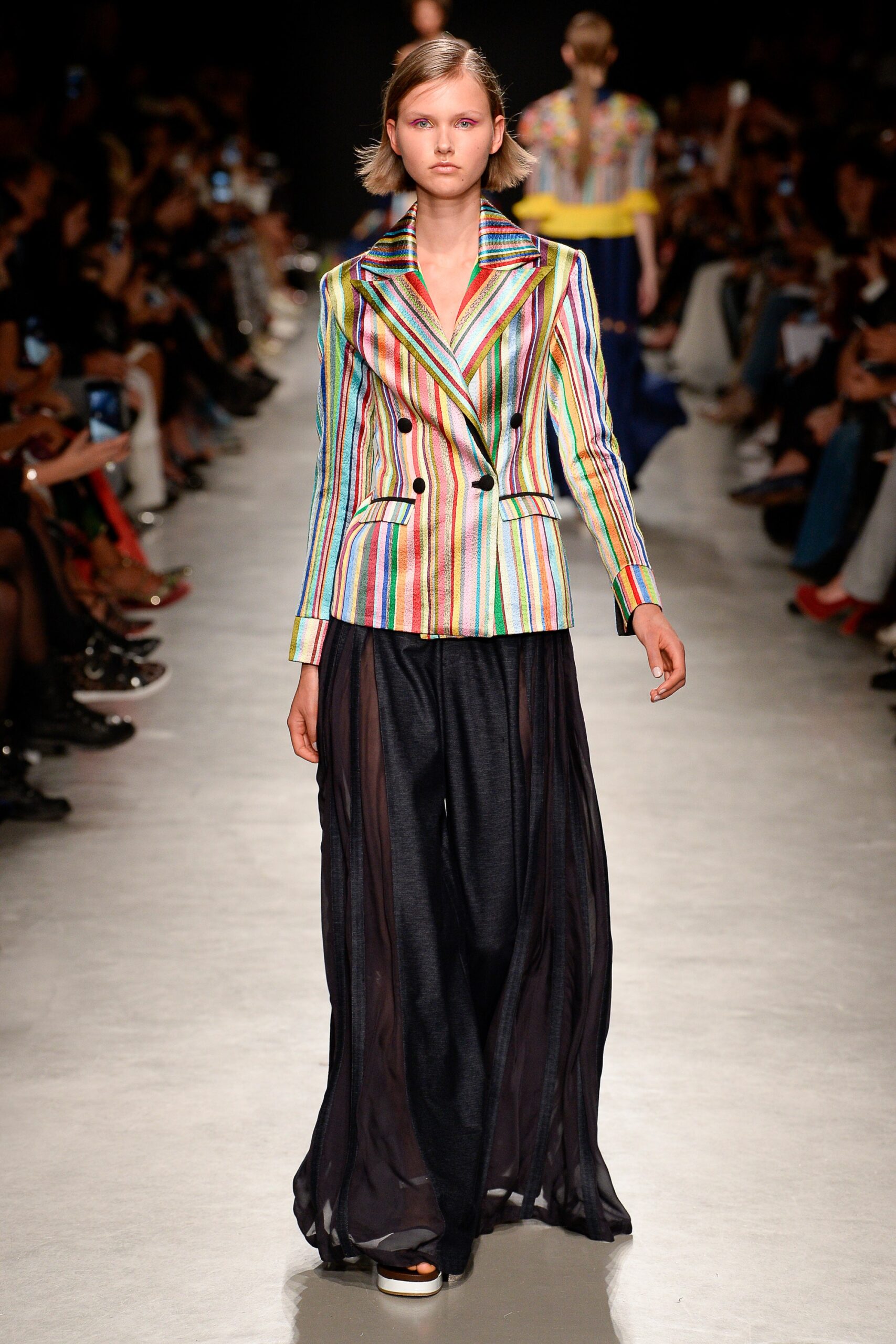 Rahul Mishra S/S 18 Look 30