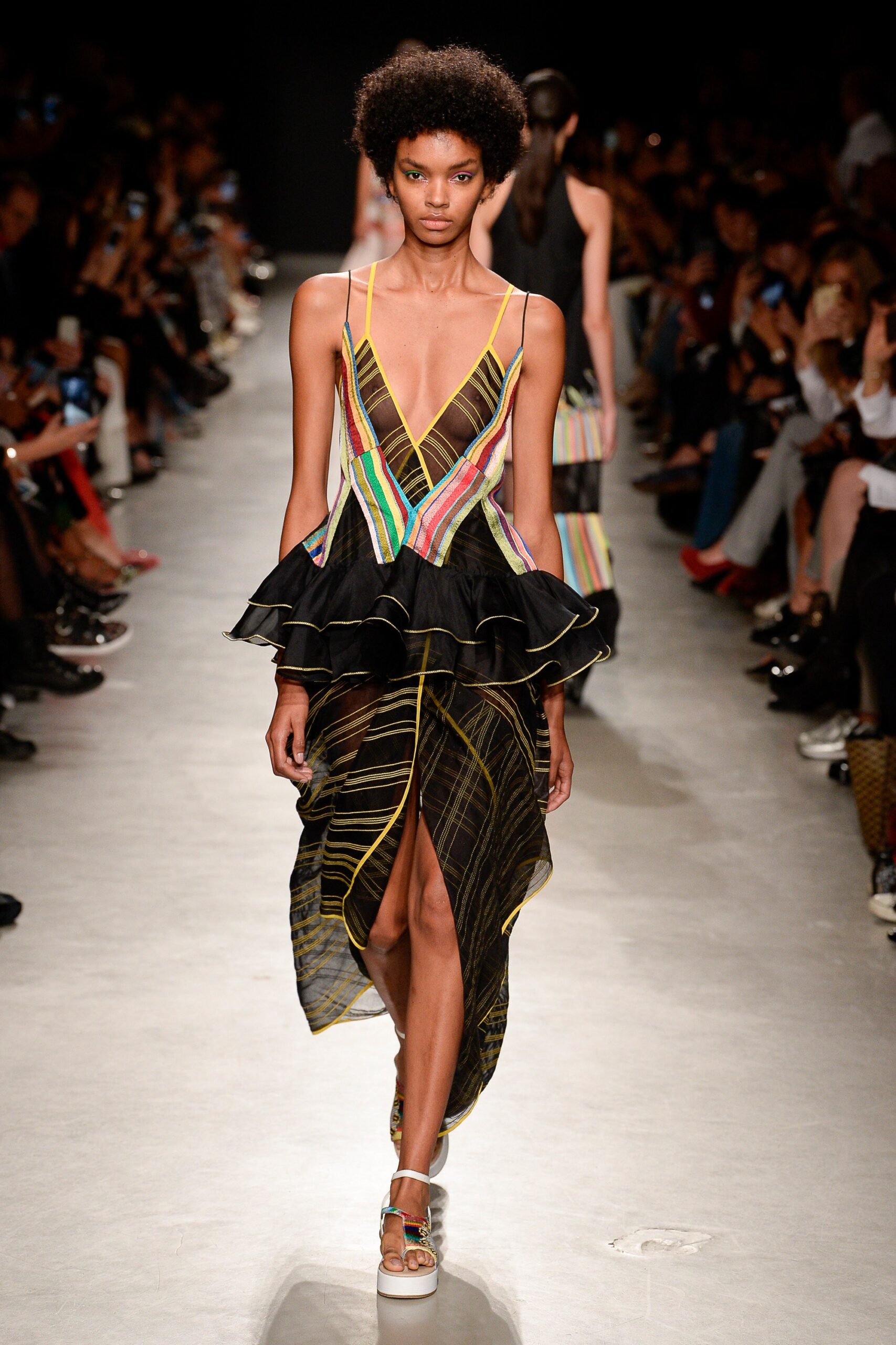 Rahul Mishra S/S 18 Look 34
