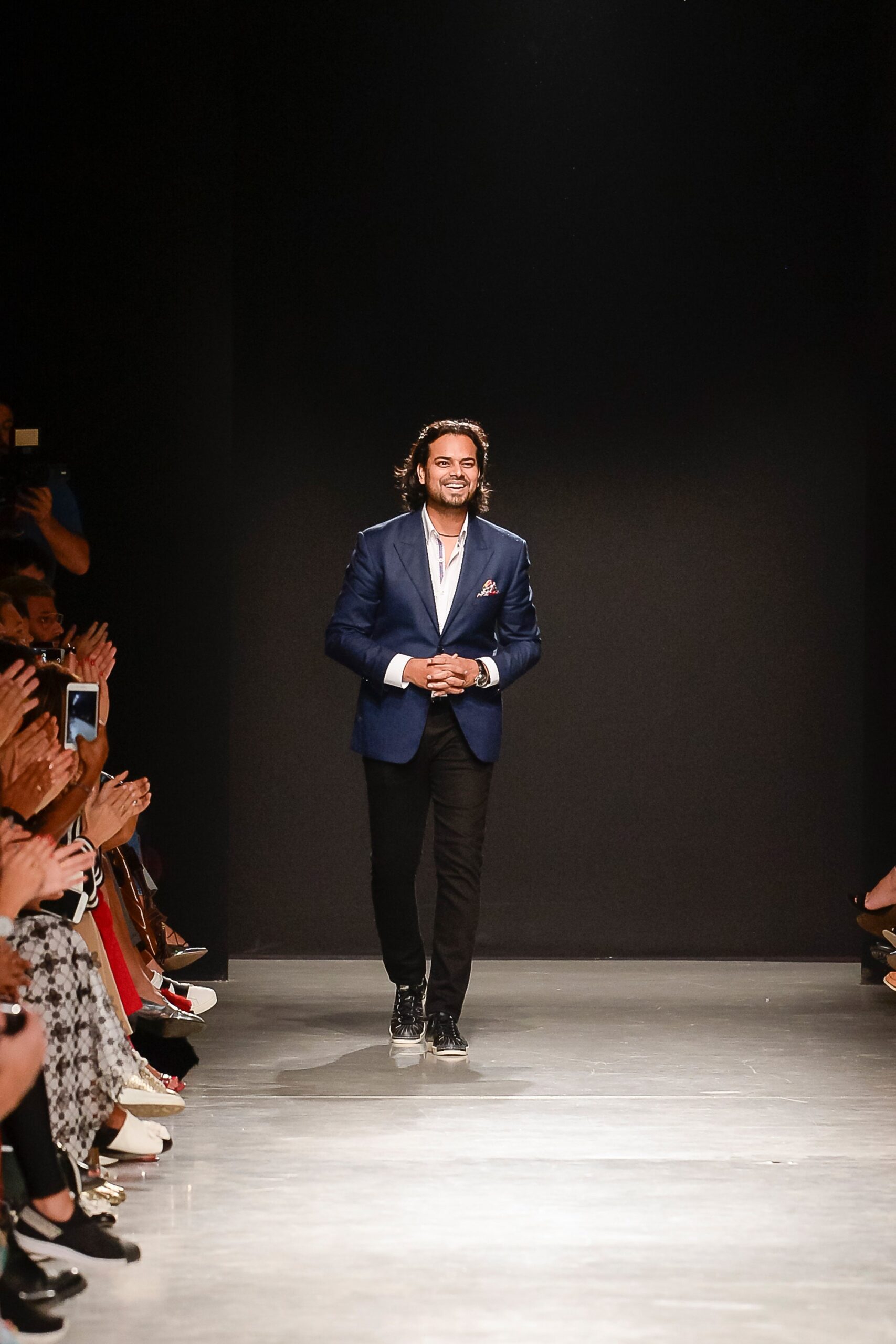 Rahul Mishra S/S 18 Look 36