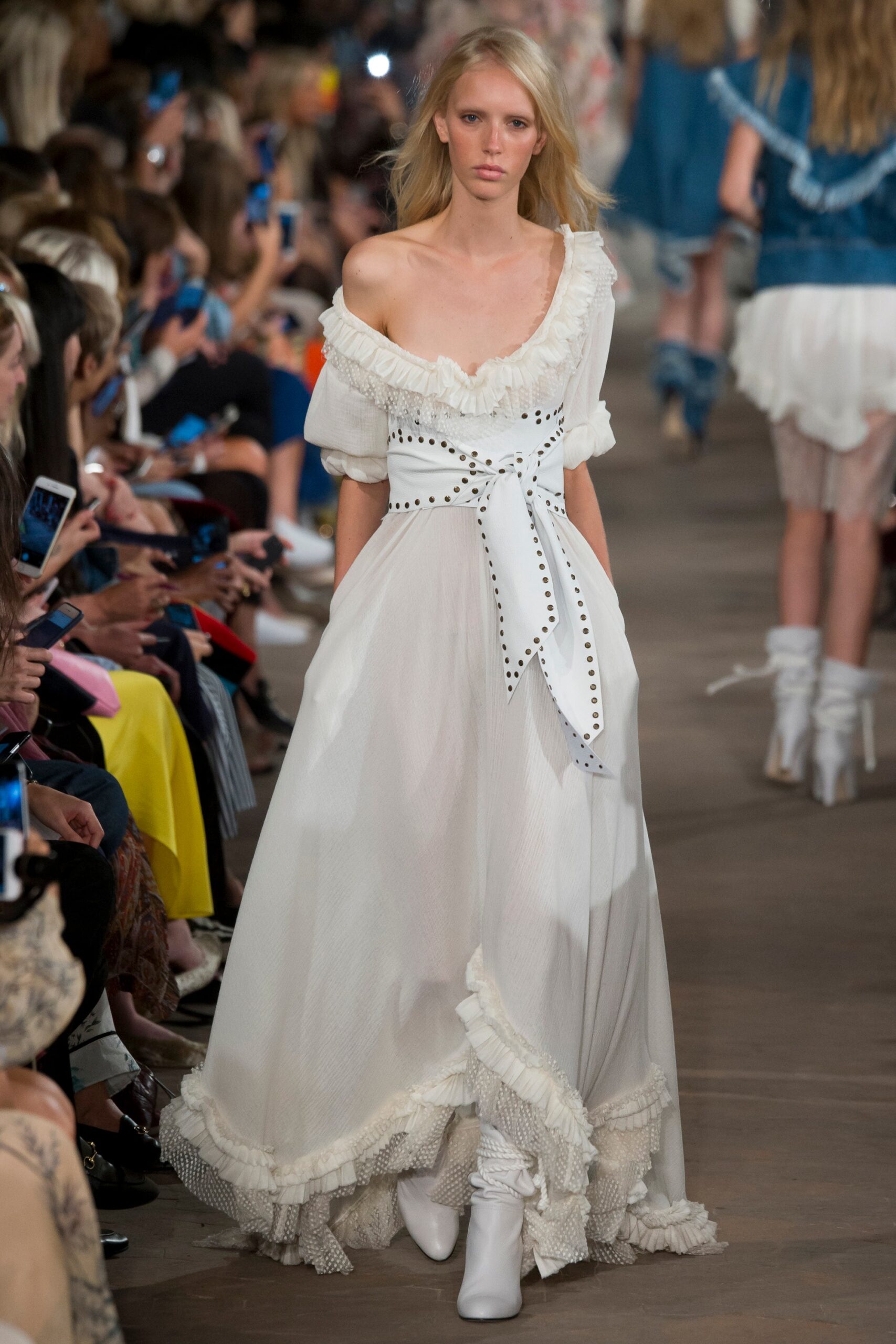 Philosophy di Lorenzo Serafini S/S 17 Look 15