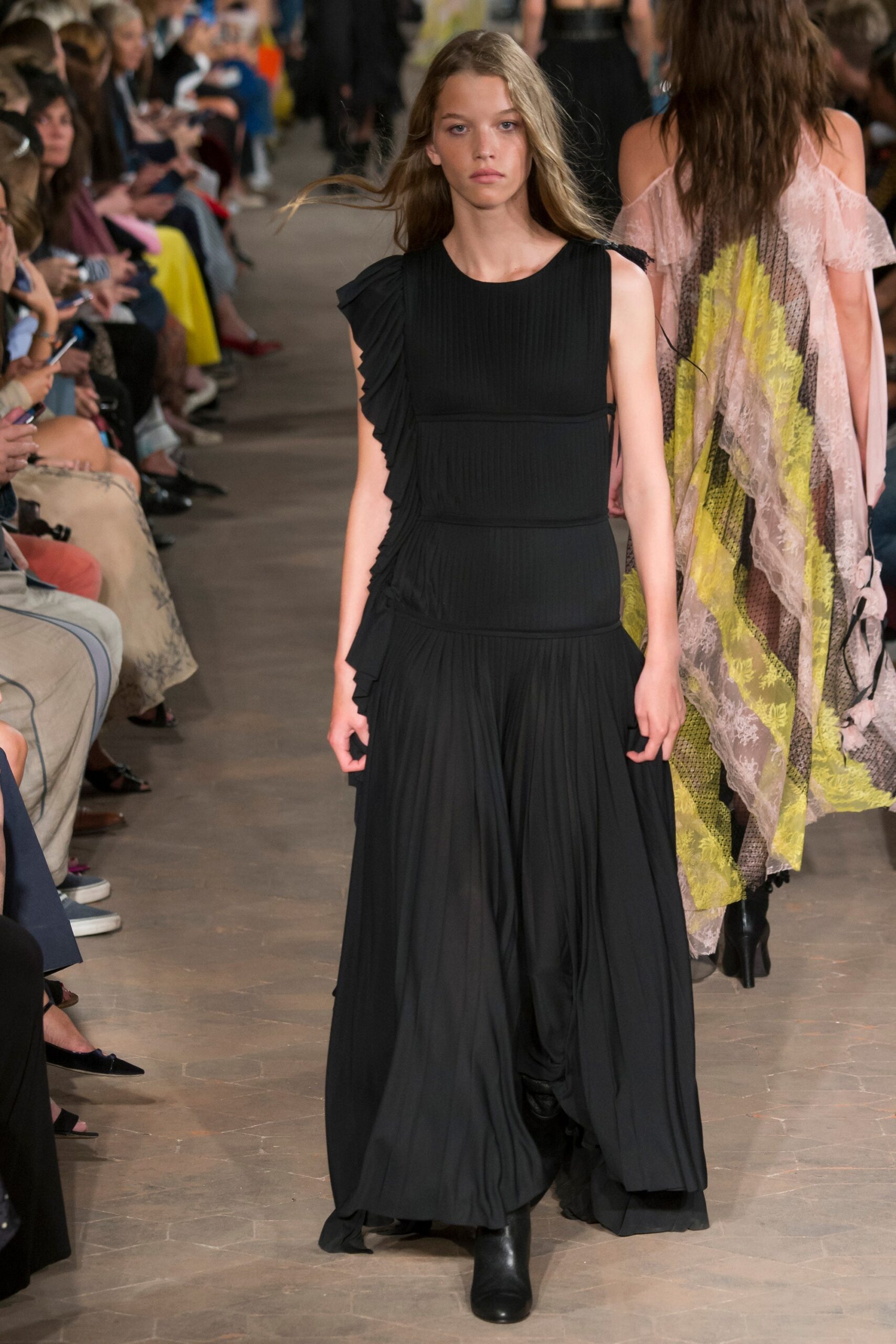 Philosophy di Lorenzo Serafini S/S 17 Look 25