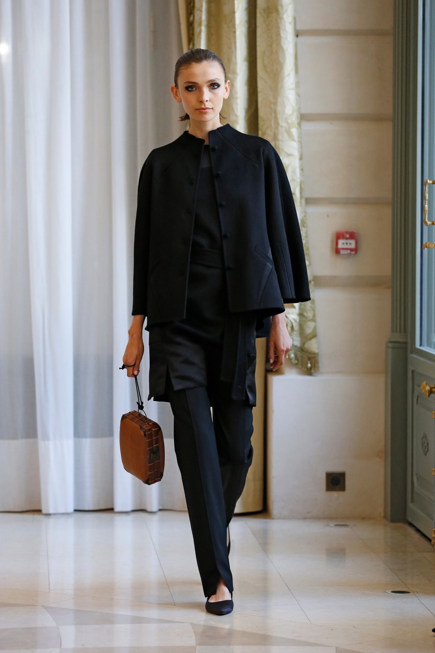 RR331 F/W 19 Couture Look 2