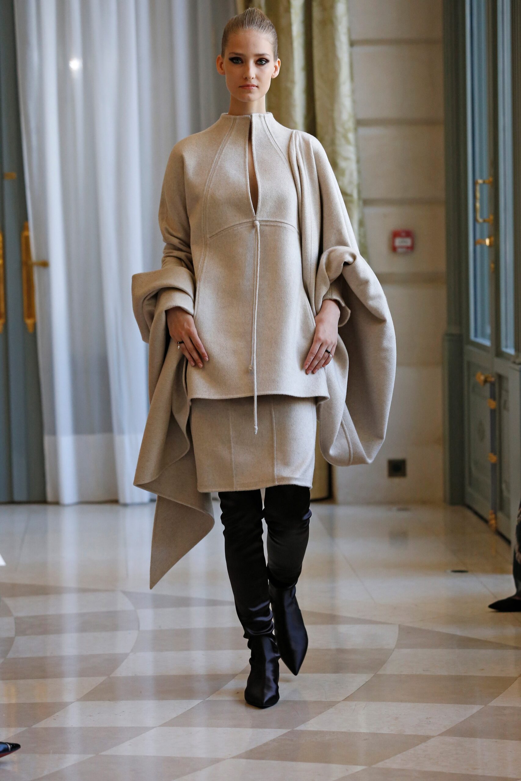 RR331 F/W 19 Couture Look 4