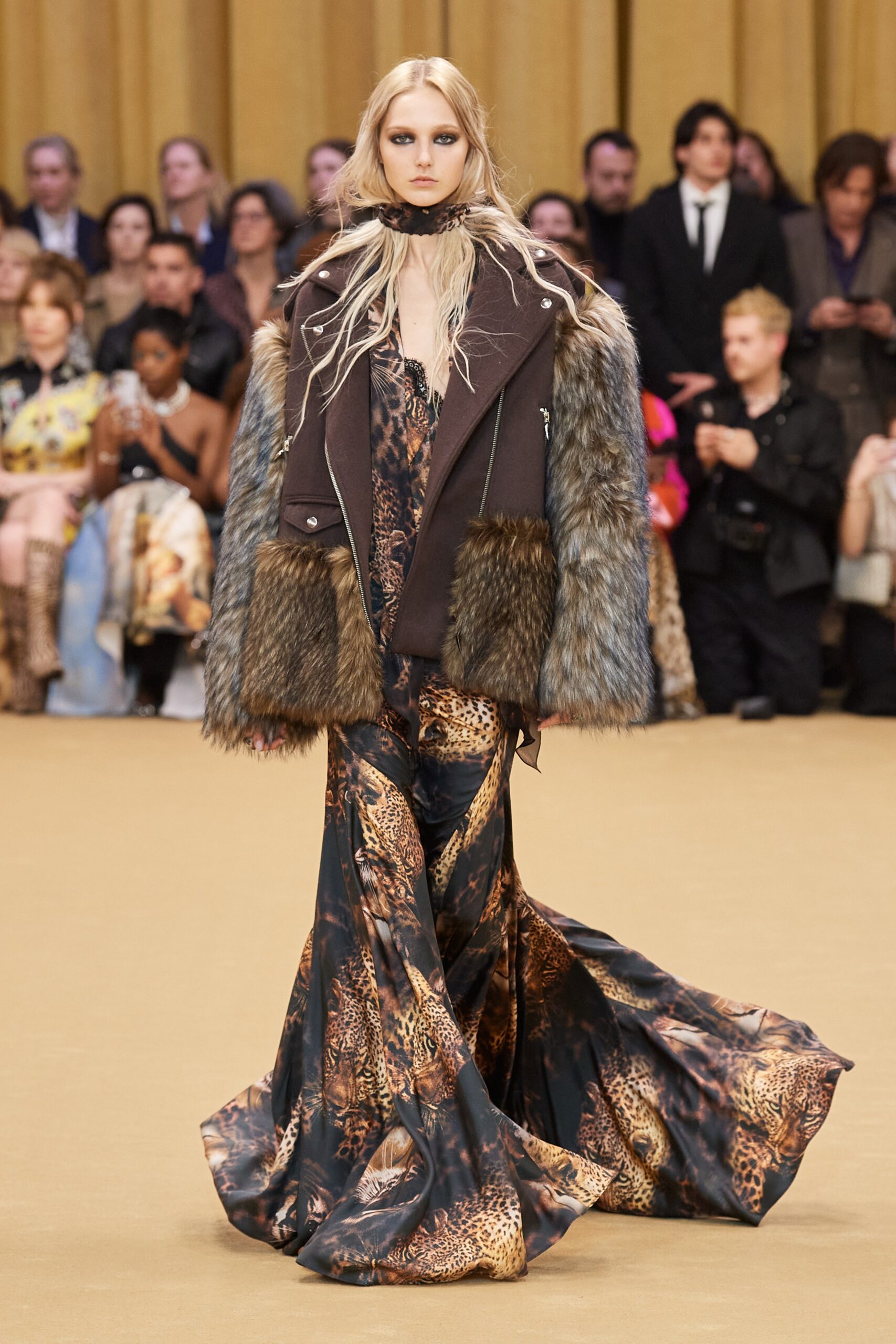 Roberto Cavalli F/W 23 Look 12