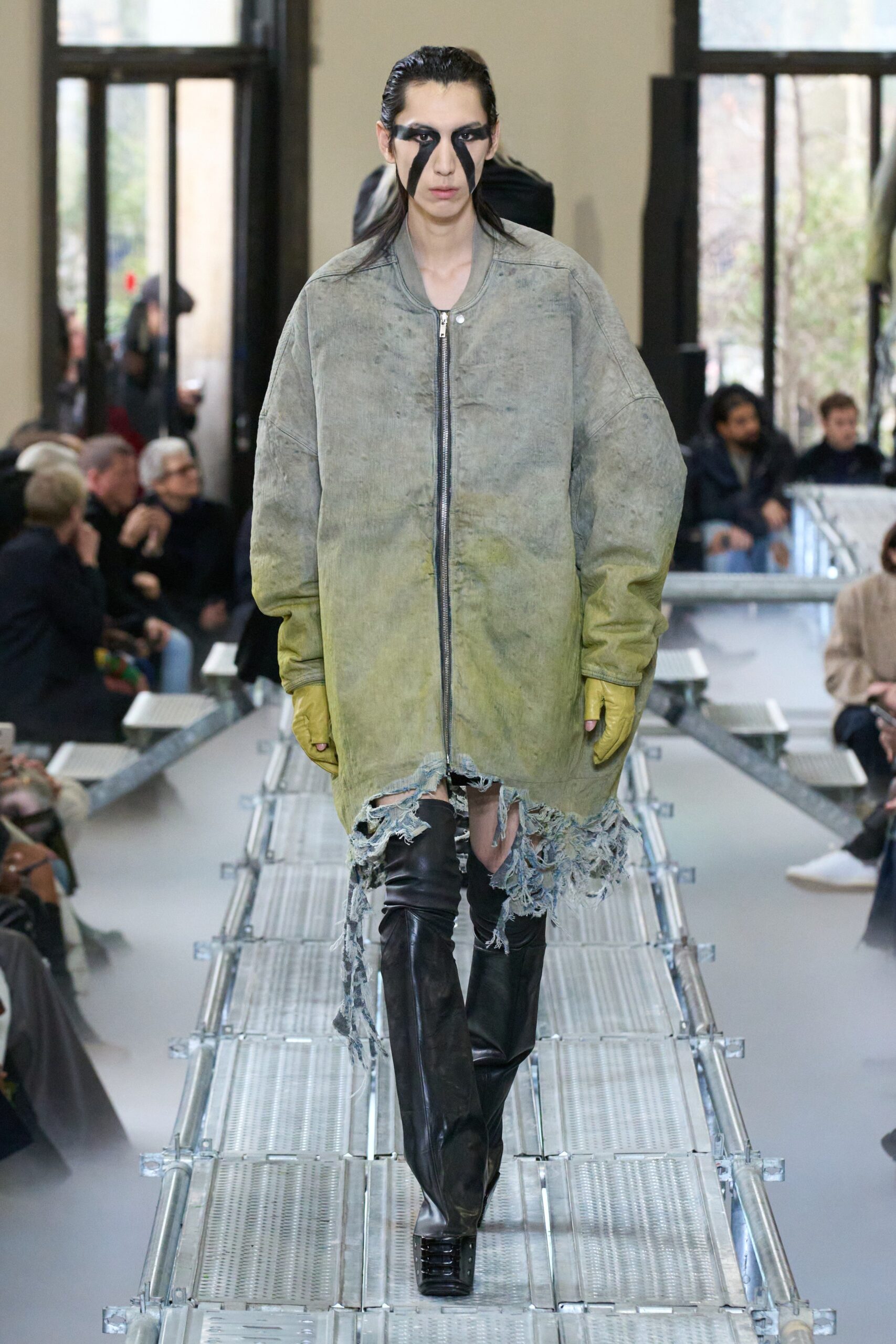 Rick Owens F/W 23 Menswear Look 16