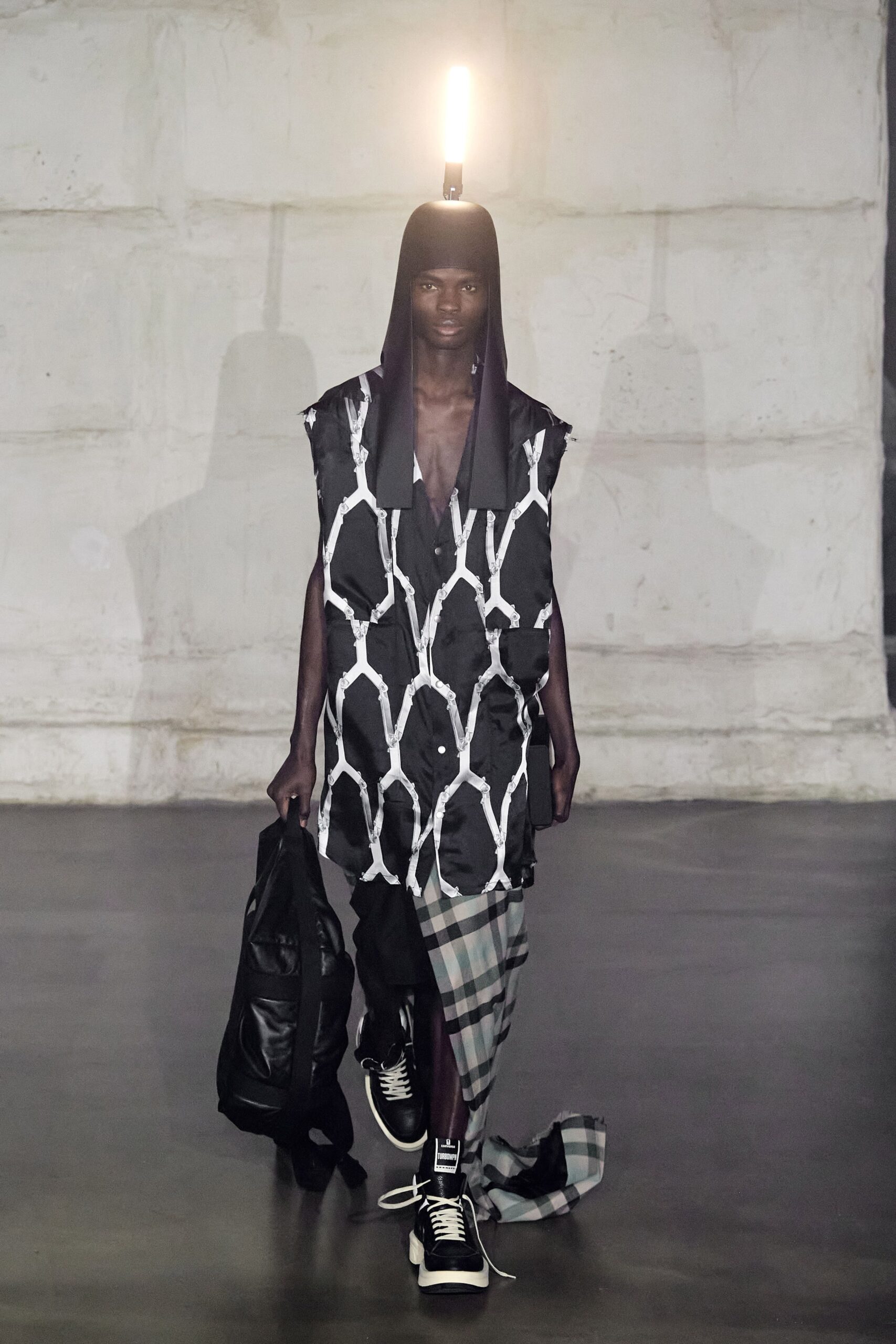 Rick Owens F/W 22 Menswear Look 17