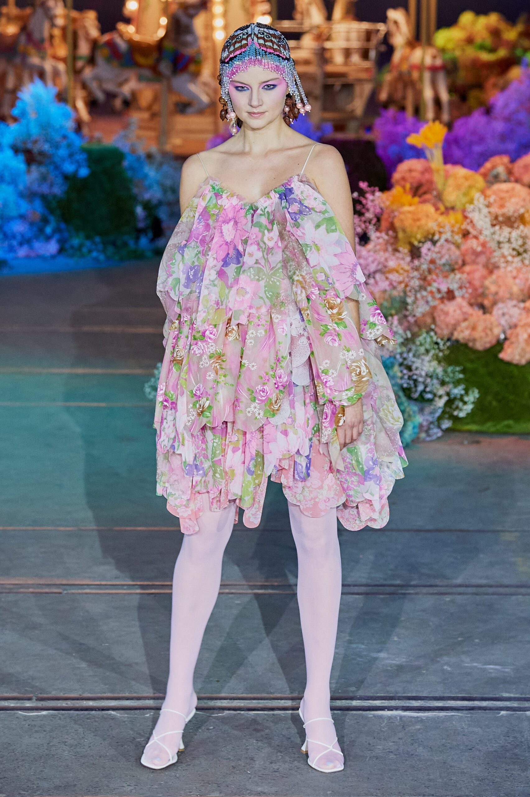 Romance Was Born Australia Resort 22 Look 17