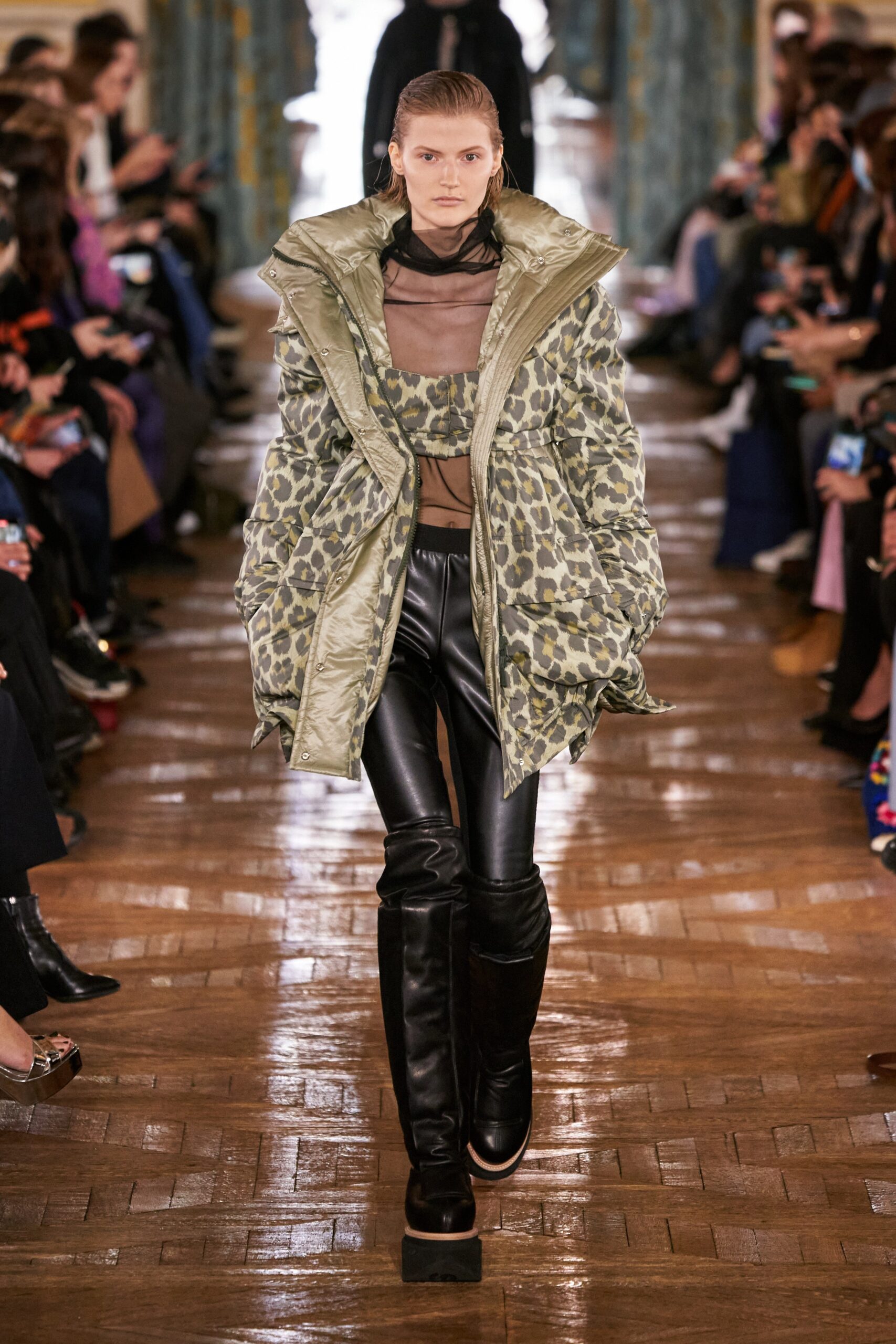 Sacai F/W 22 Look 17