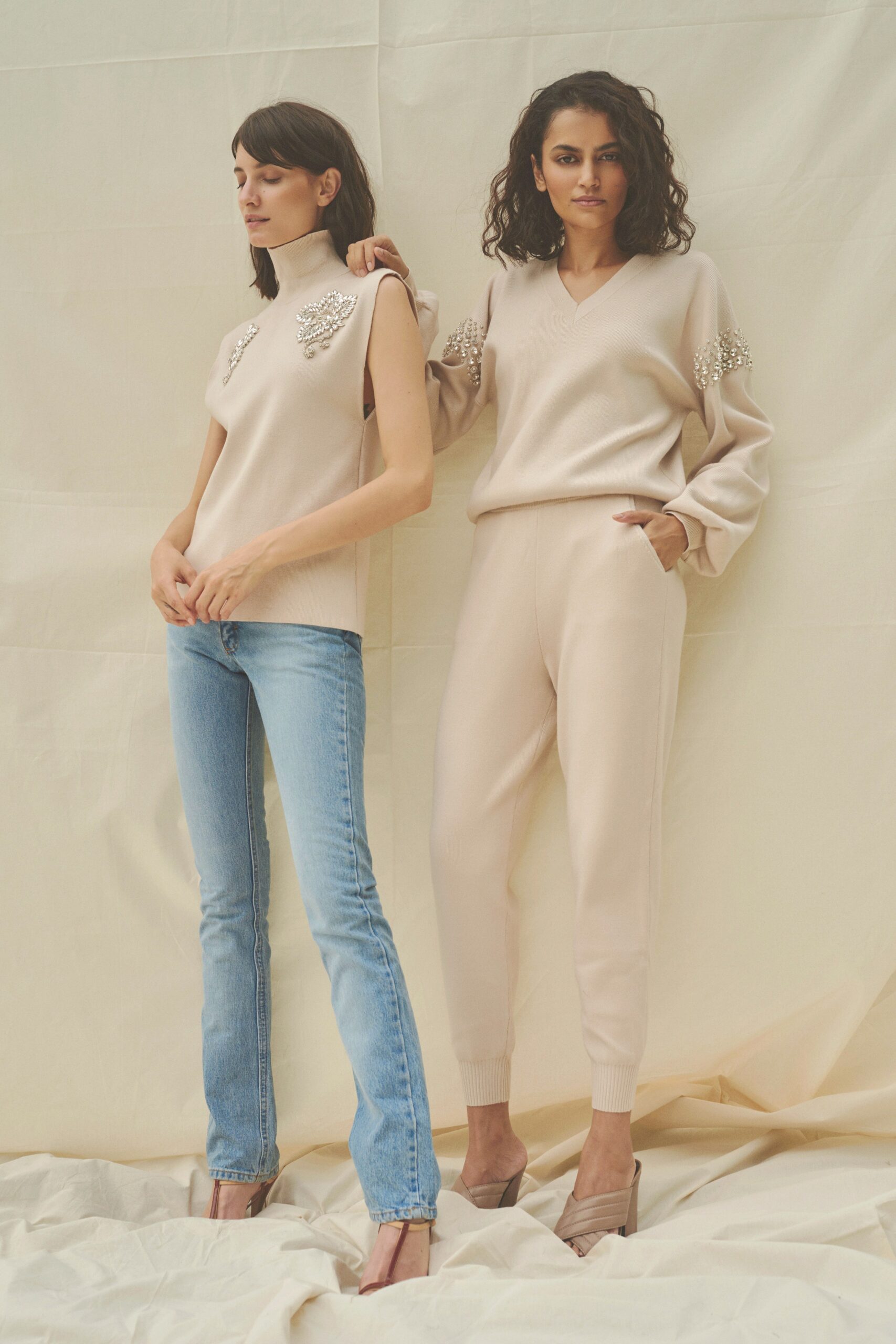 Sachin & Babi Resort 22 Look 18