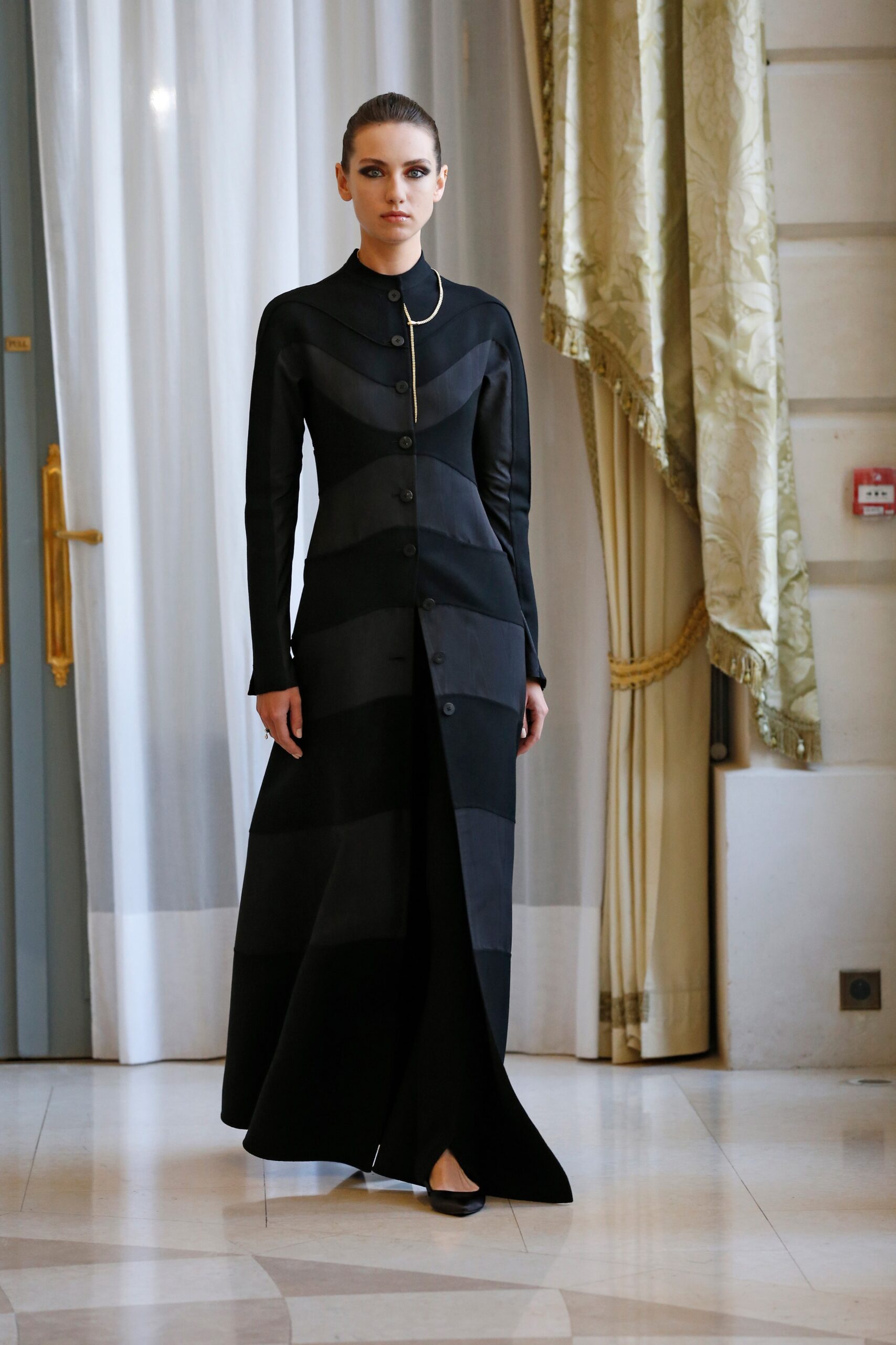 RR331 F/W 19 Couture Look 13