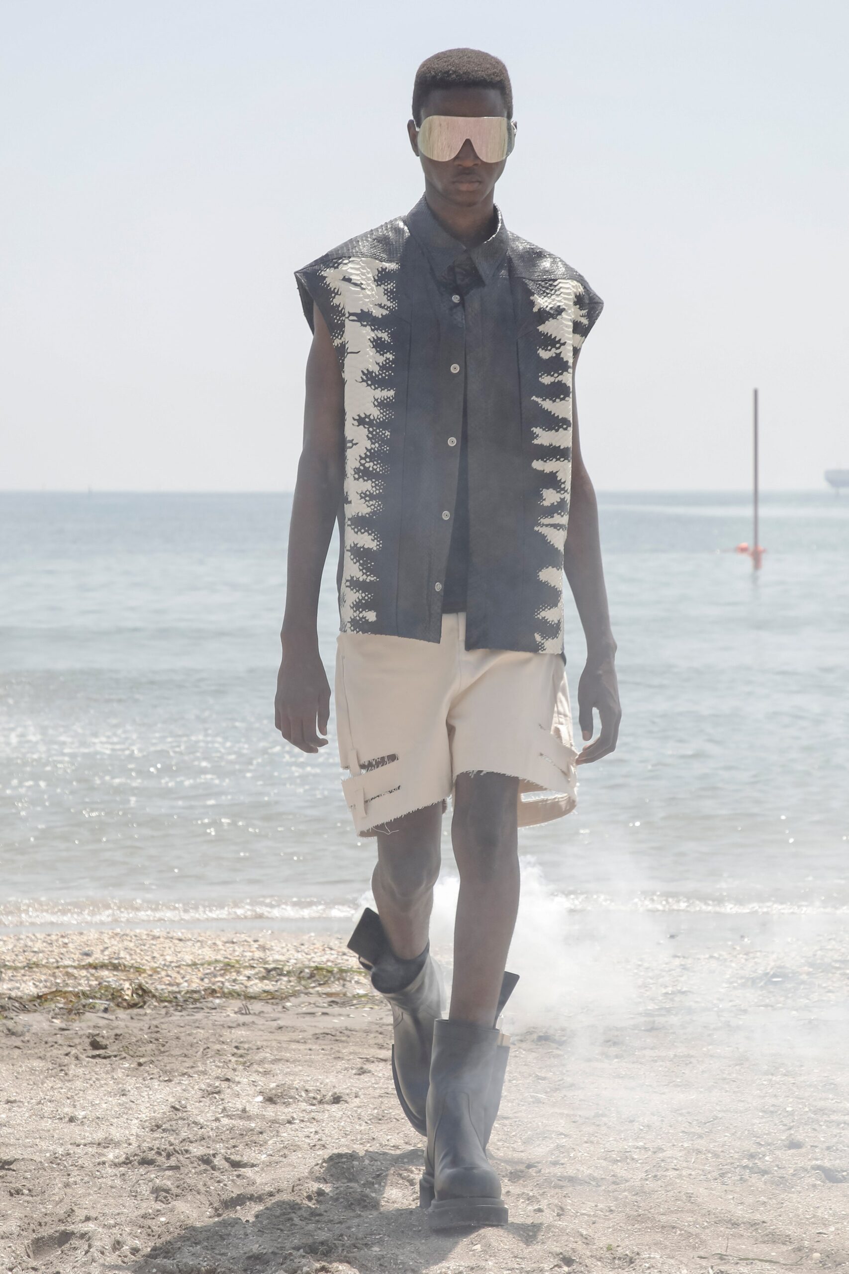 Rick Owens S/S 22 Menswear Look 23