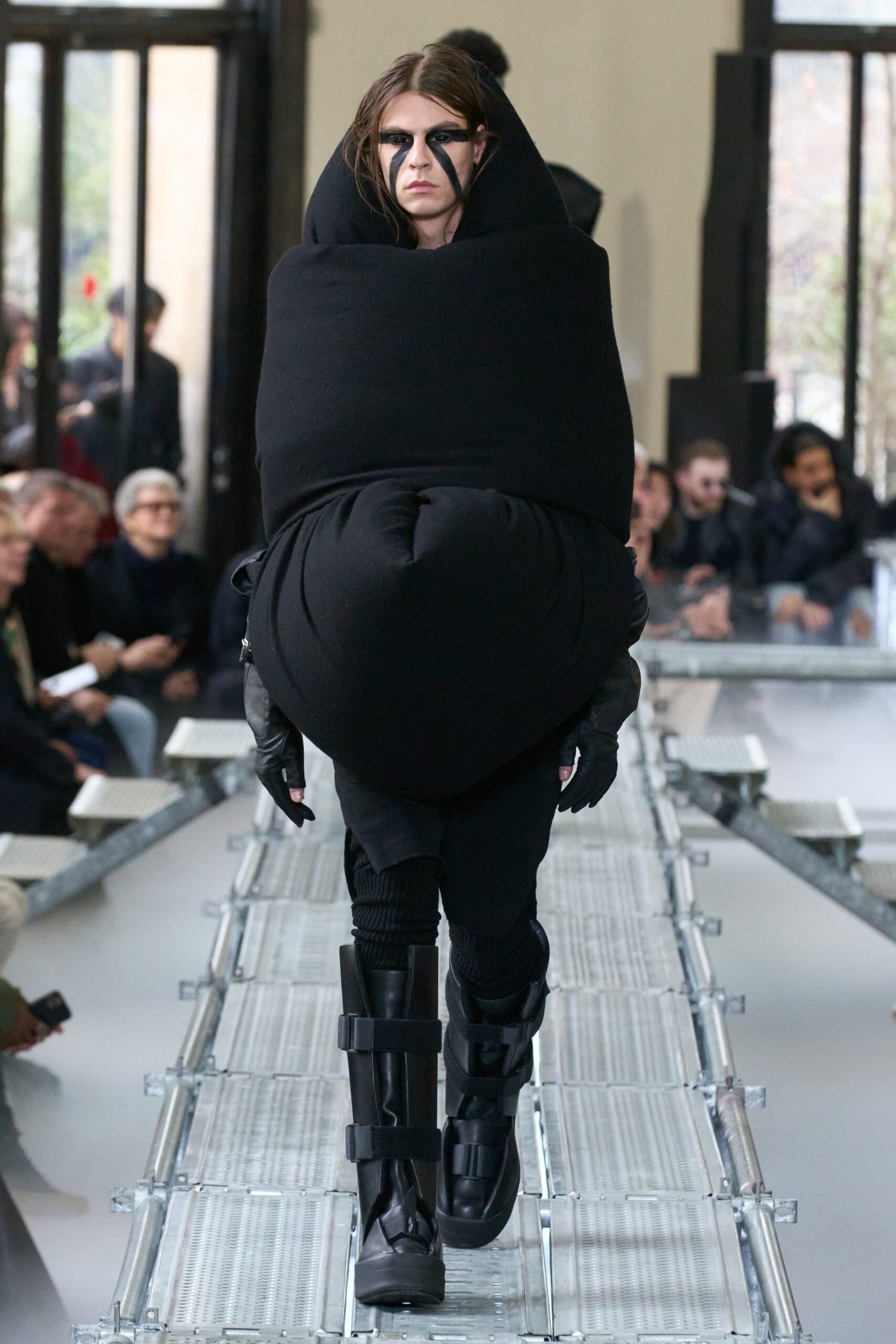 Rick Owens F/W 23 Menswear Look 23