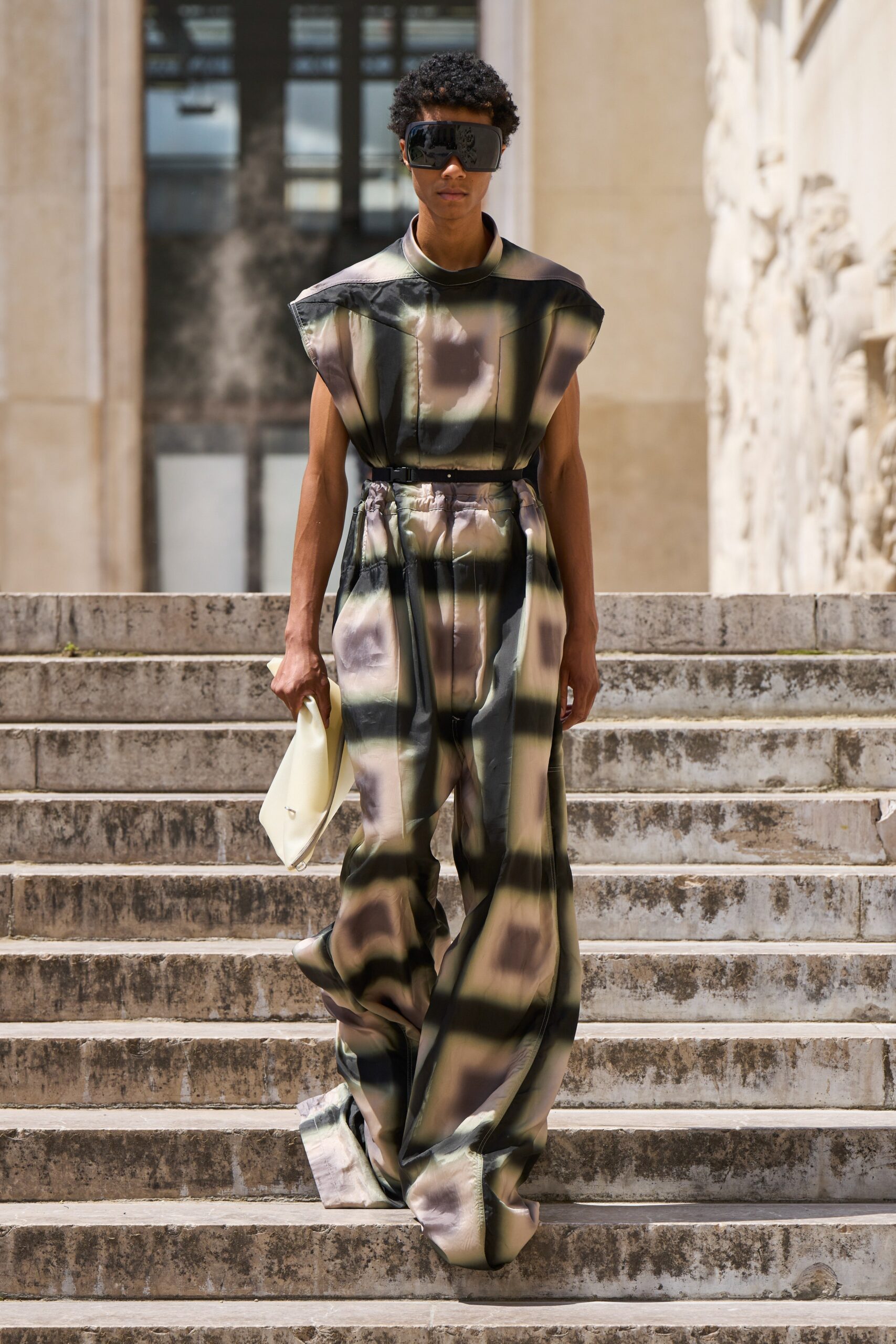 Rick Owens S/S 23 Menswear Look 23