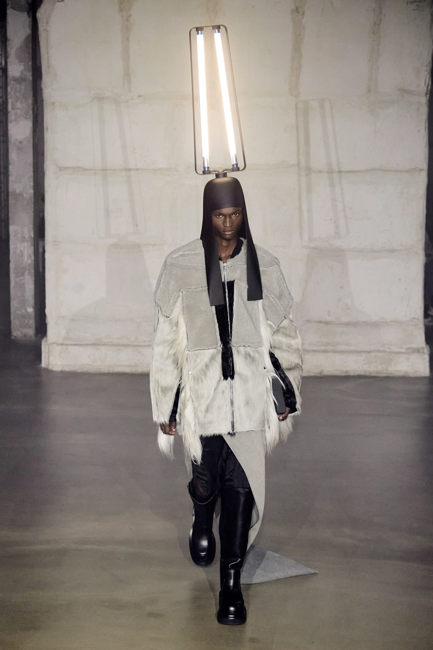 Rick Owens F/W 22 Menswear Look 24