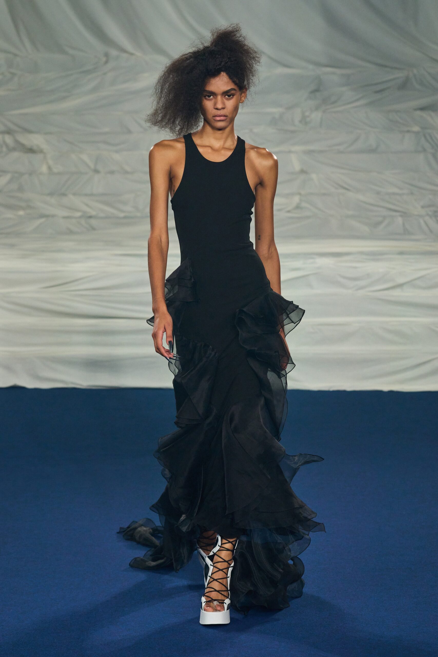 Rochas S/S 23 Look 25