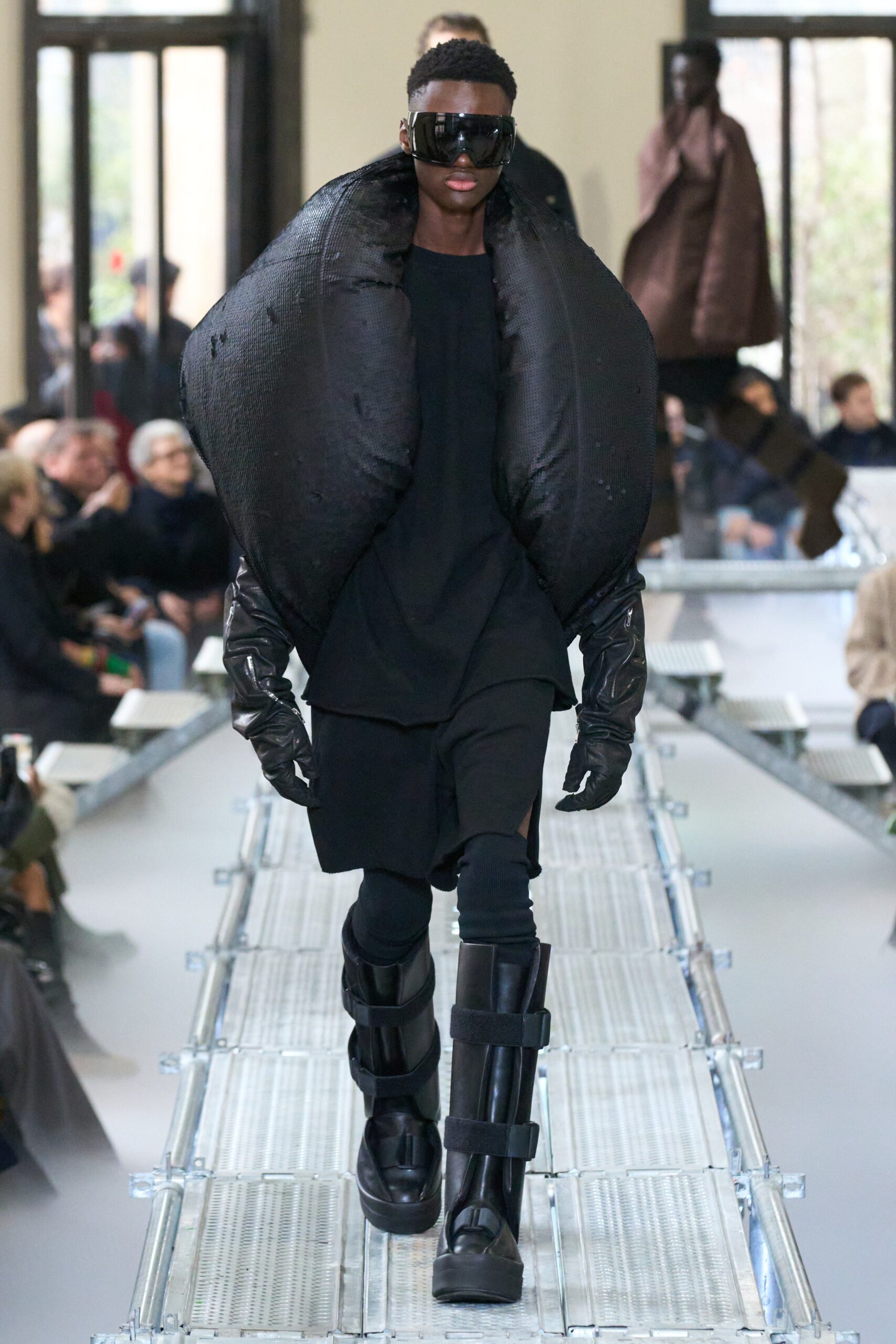 Rick Owens F/W 23 Menswear Look 25