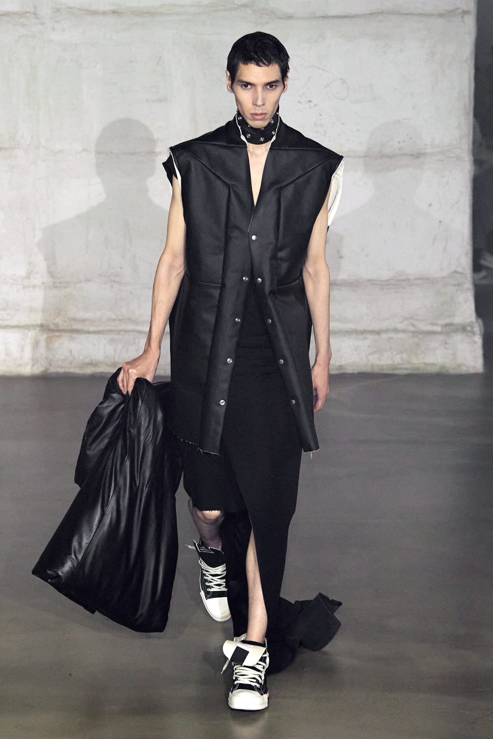 Rick Owens F/W 22 Menswear Look 26