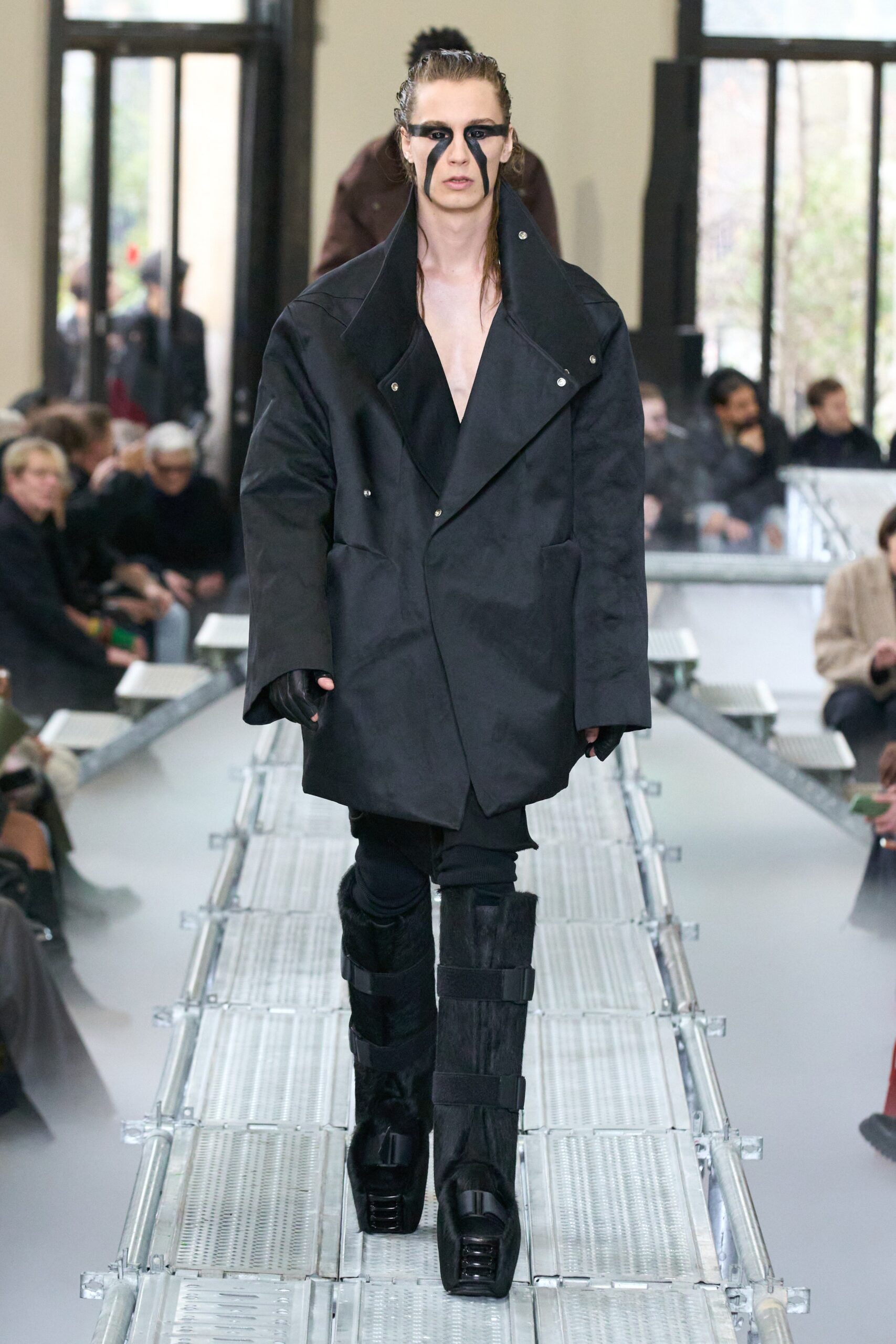 Rick Owens F/W 23 Menswear Look 26