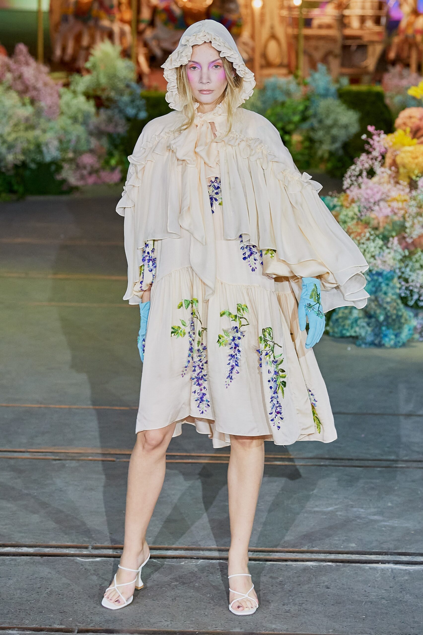 Romance Was Born Australia Resort 22 Look 30