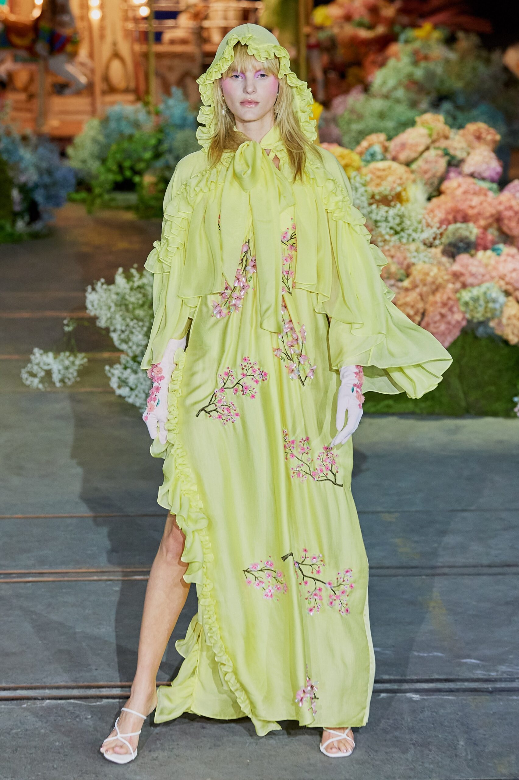 Romance Was Born Australia Resort 22 Look 31