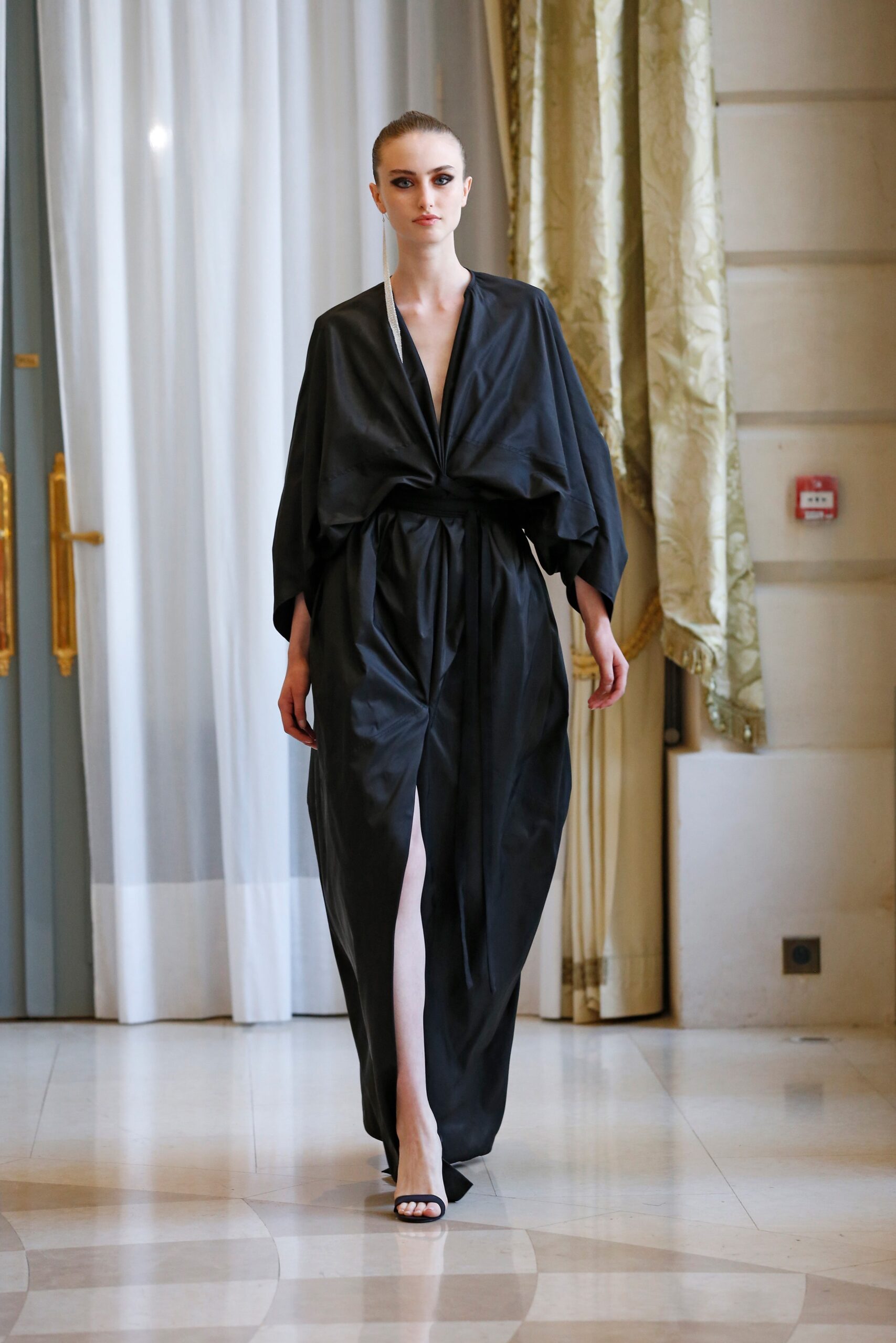 RR331 F/W 19 Couture Look 21