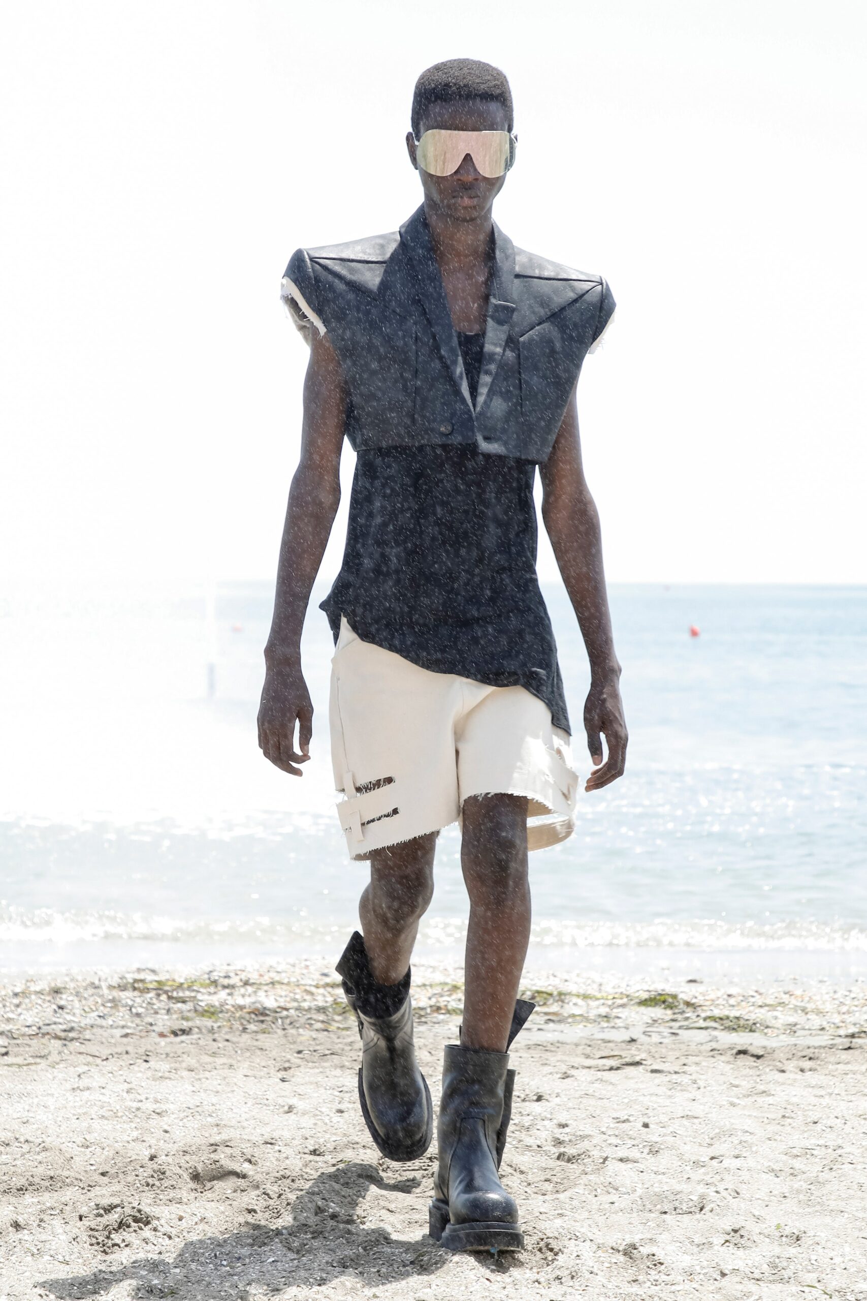 Rick Owens S/S 22 Menswear Look 37