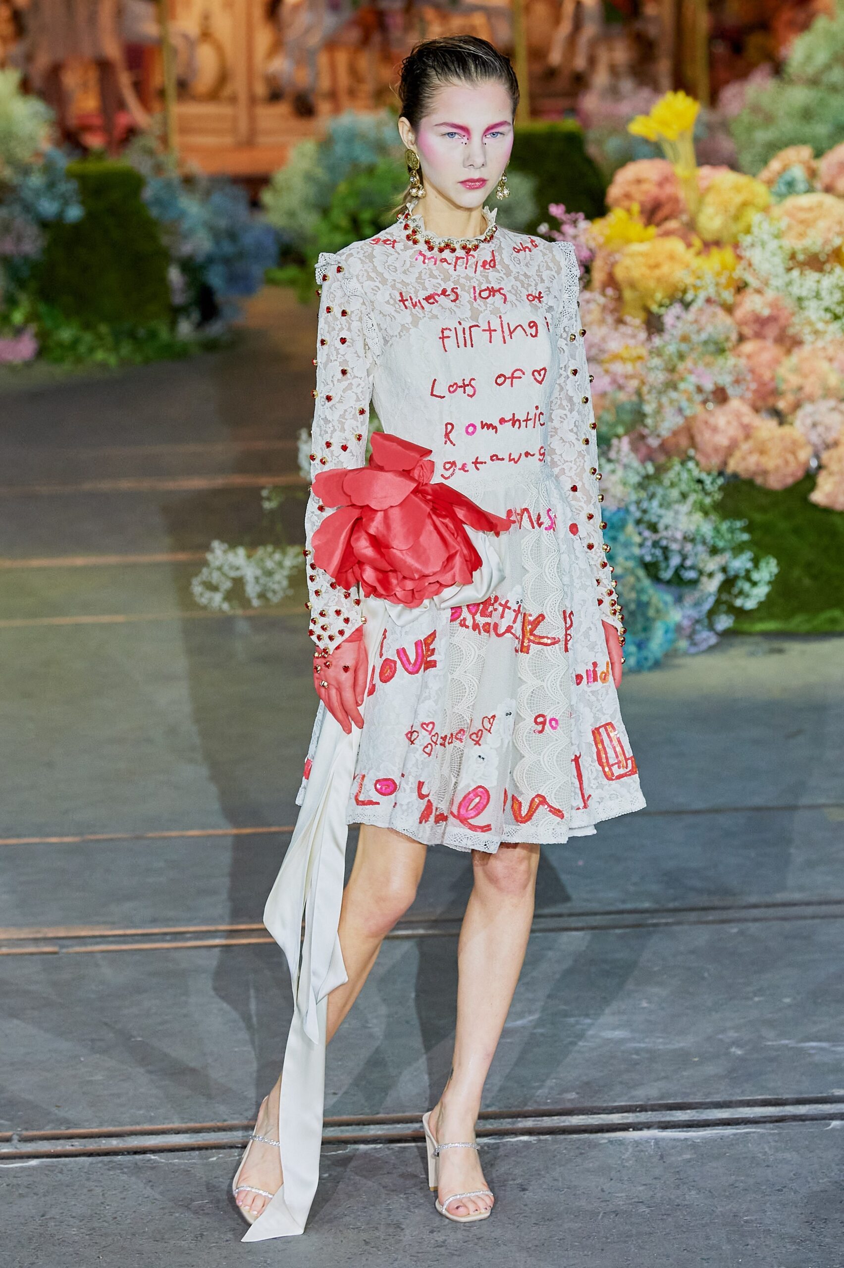 Romance Was Born Australia Resort 22 Look 38