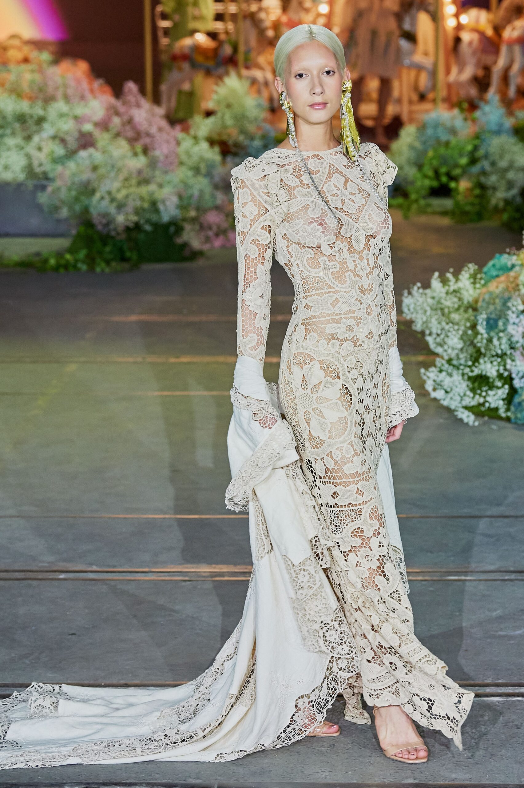 Romance Was Born Australia Resort 22 Look 40