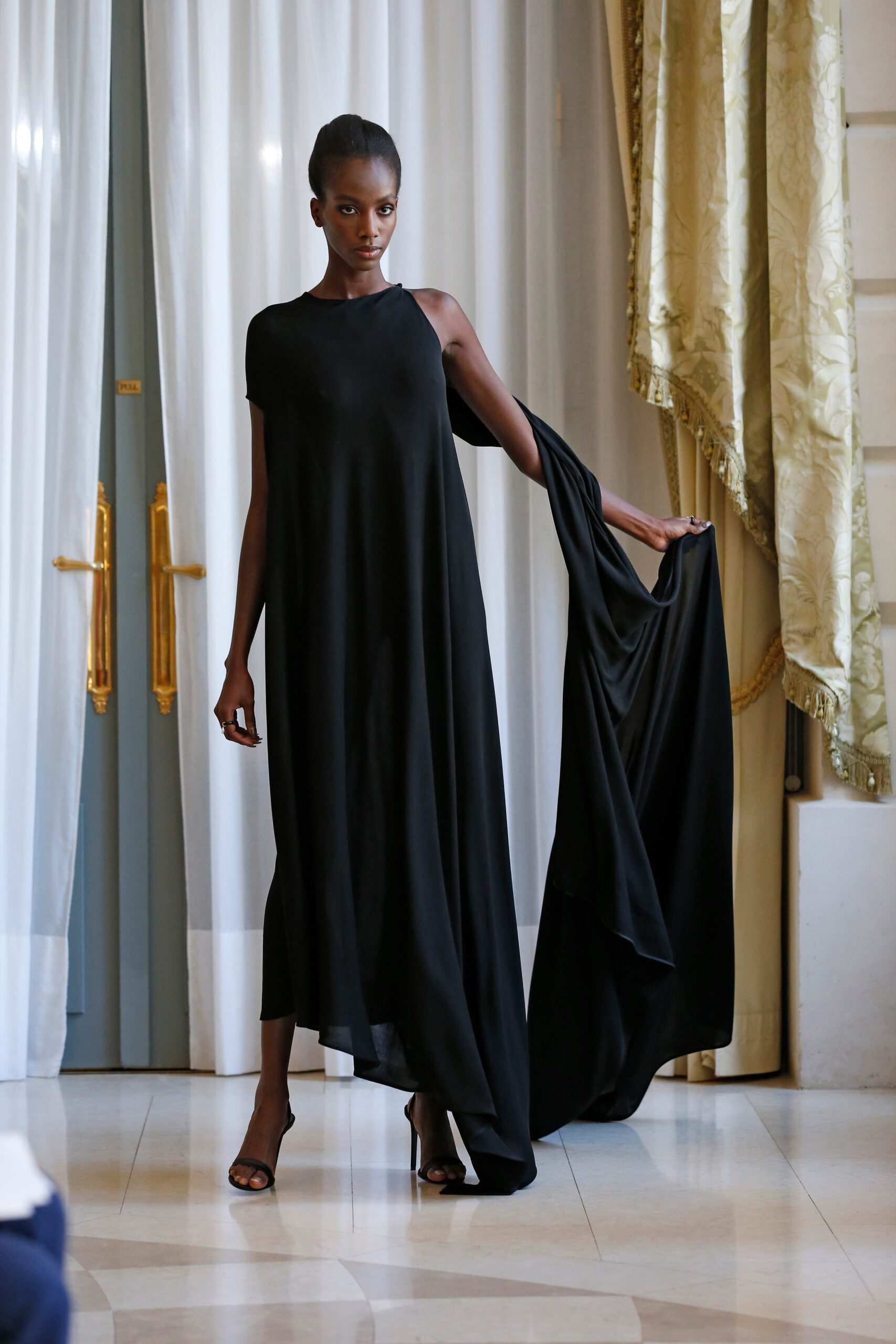 RR331 F/W 19 Couture Look 25