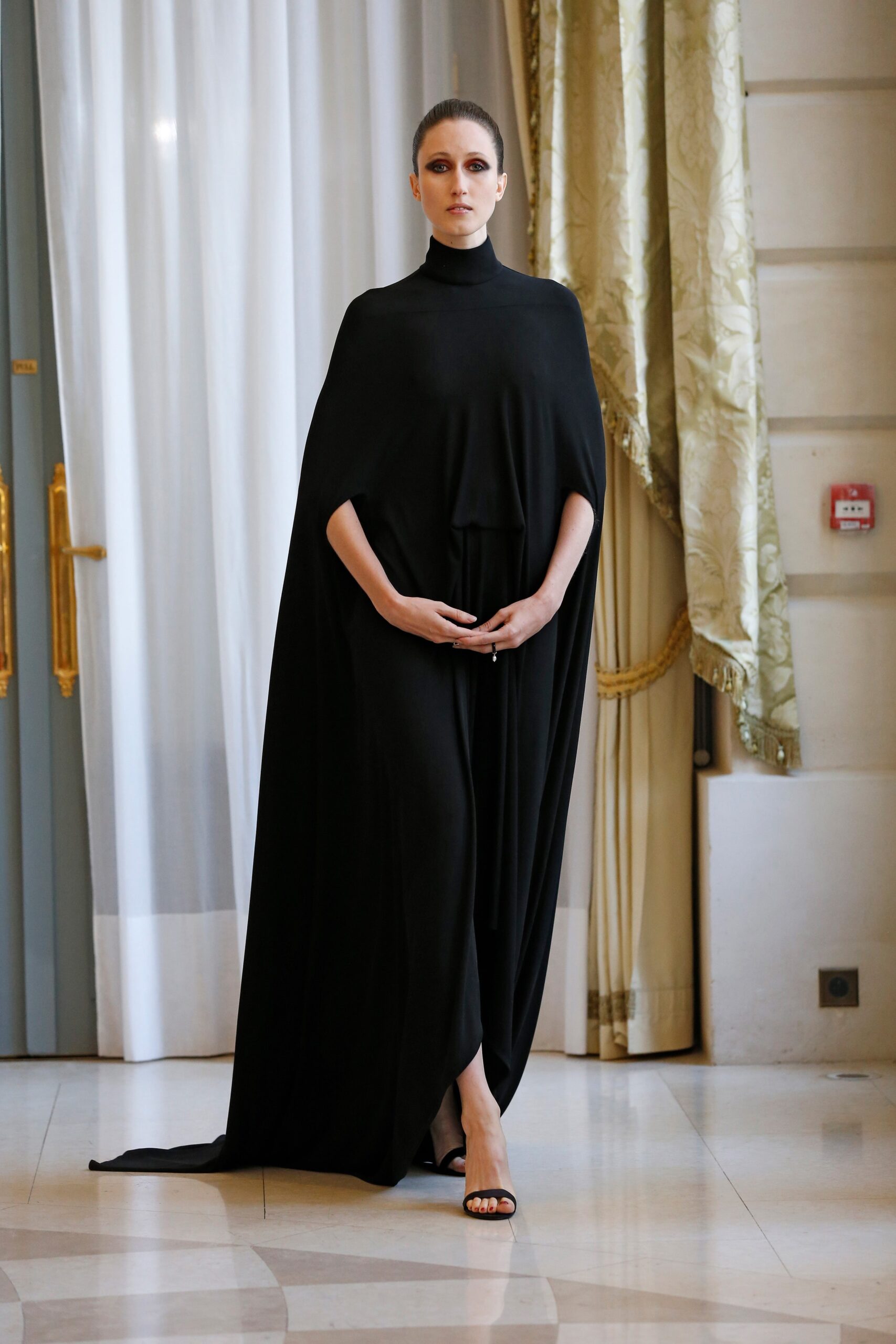 RR331 F/W 19 Couture Look 27