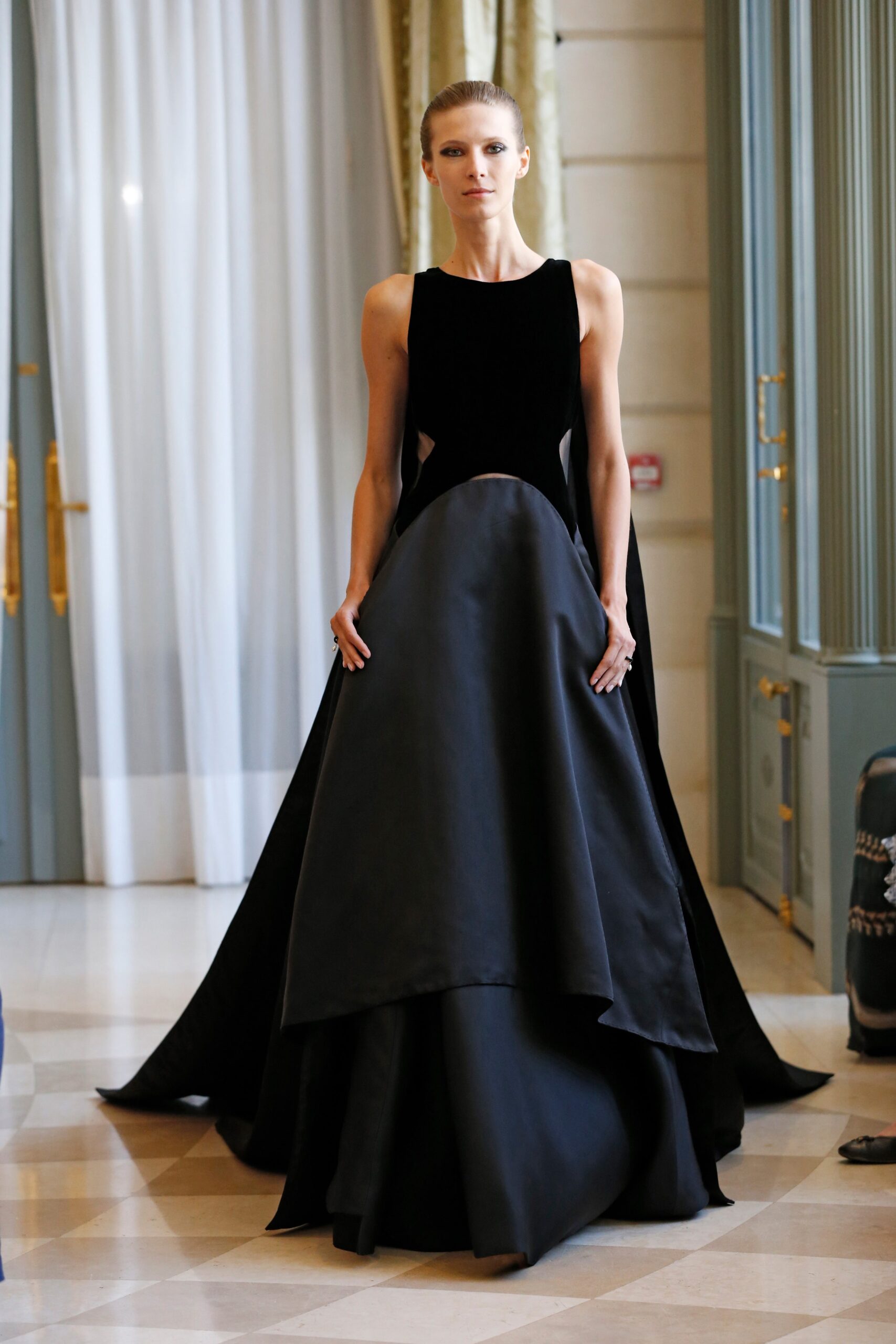 RR331 F/W 19 Couture Look 34