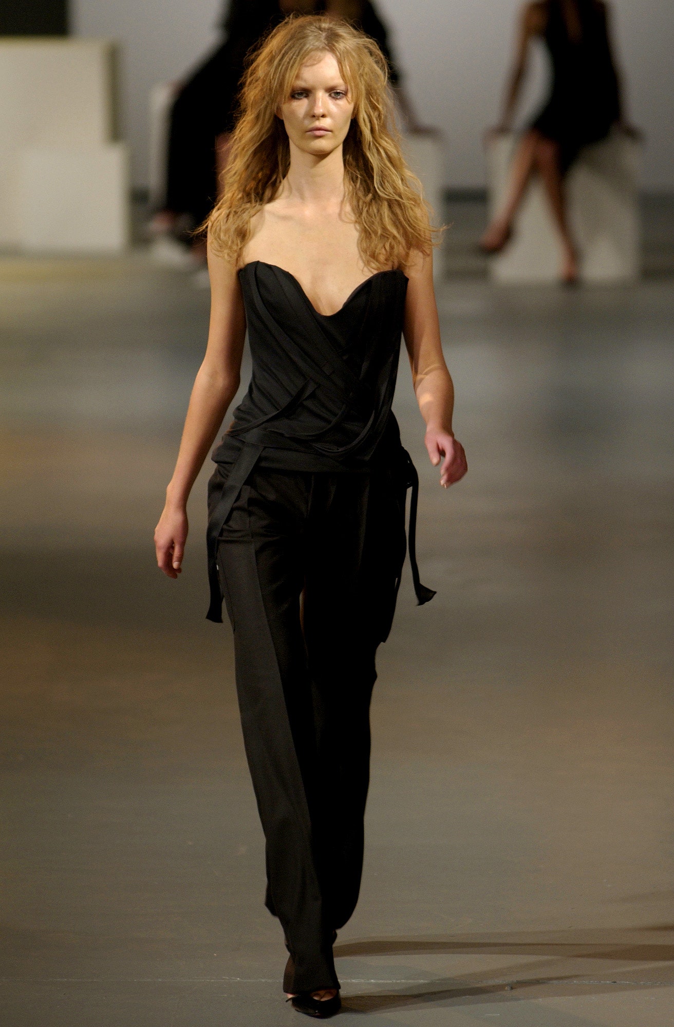 Roland Mouret S/S 03 Look 27