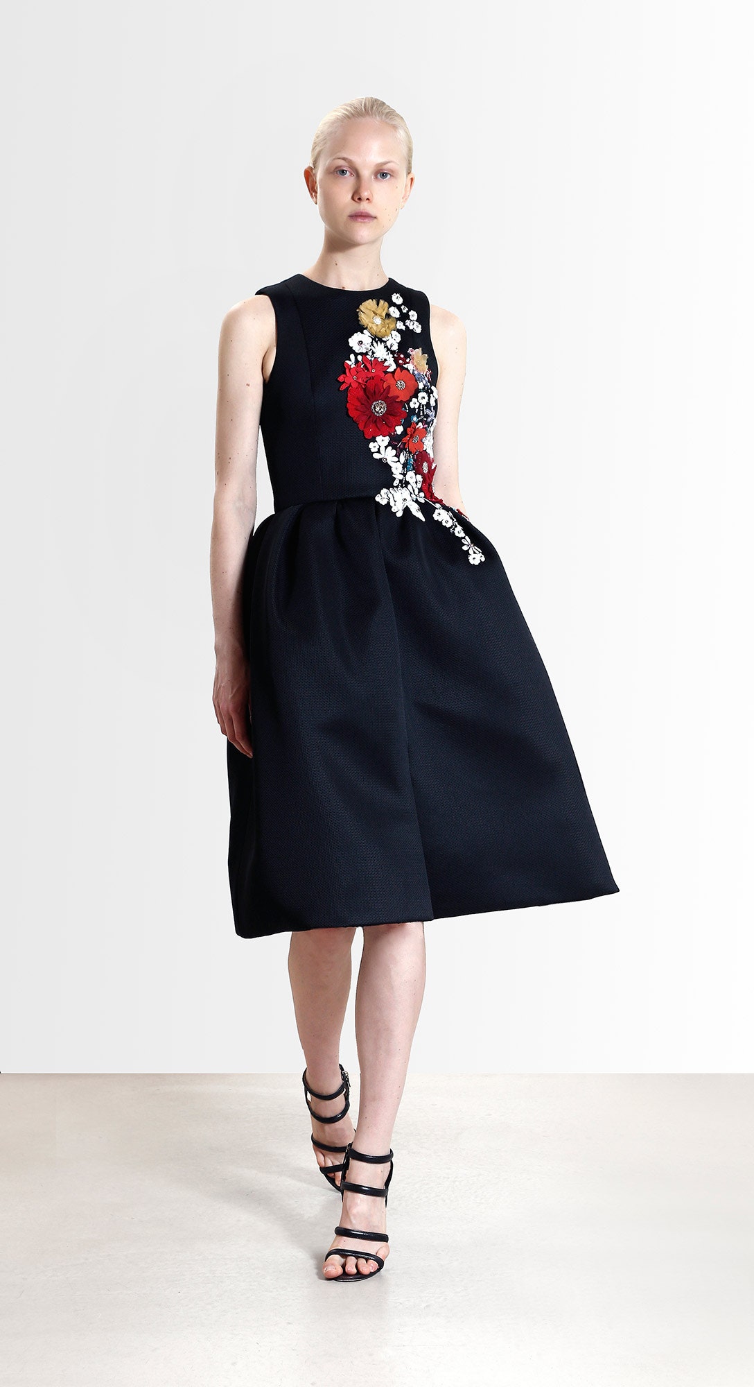 Reem Acra Resort 17 Look 1