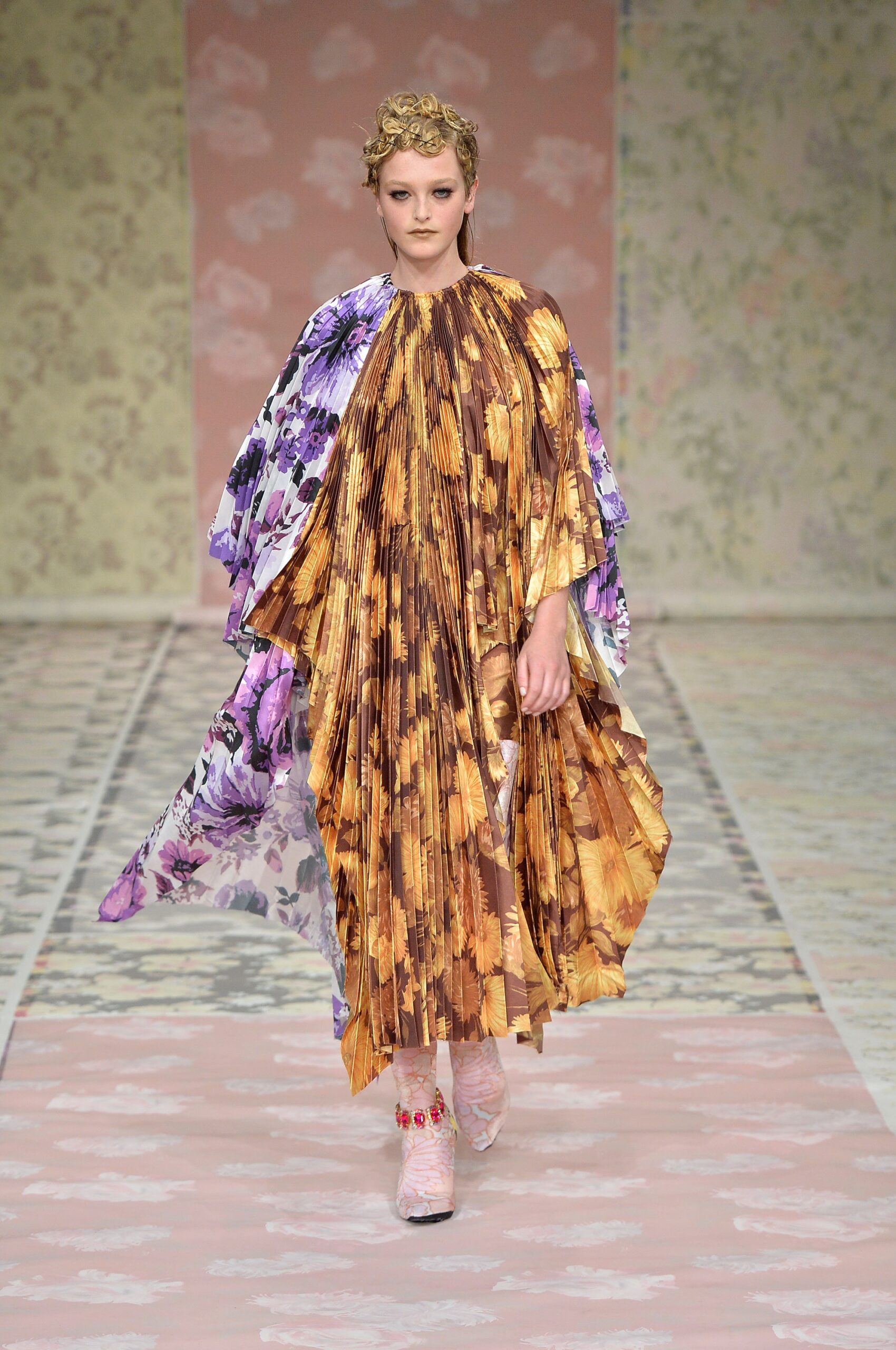 Richard Quinn F/W 18 Look 1