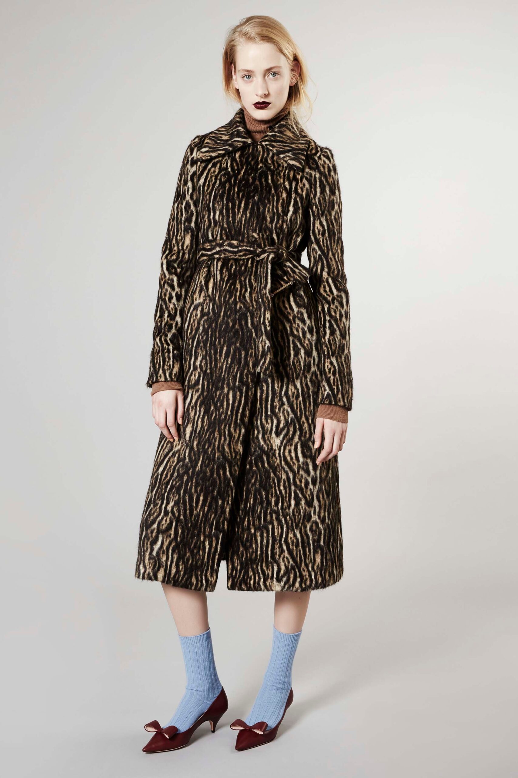 Rochas F/W 16 Look 1