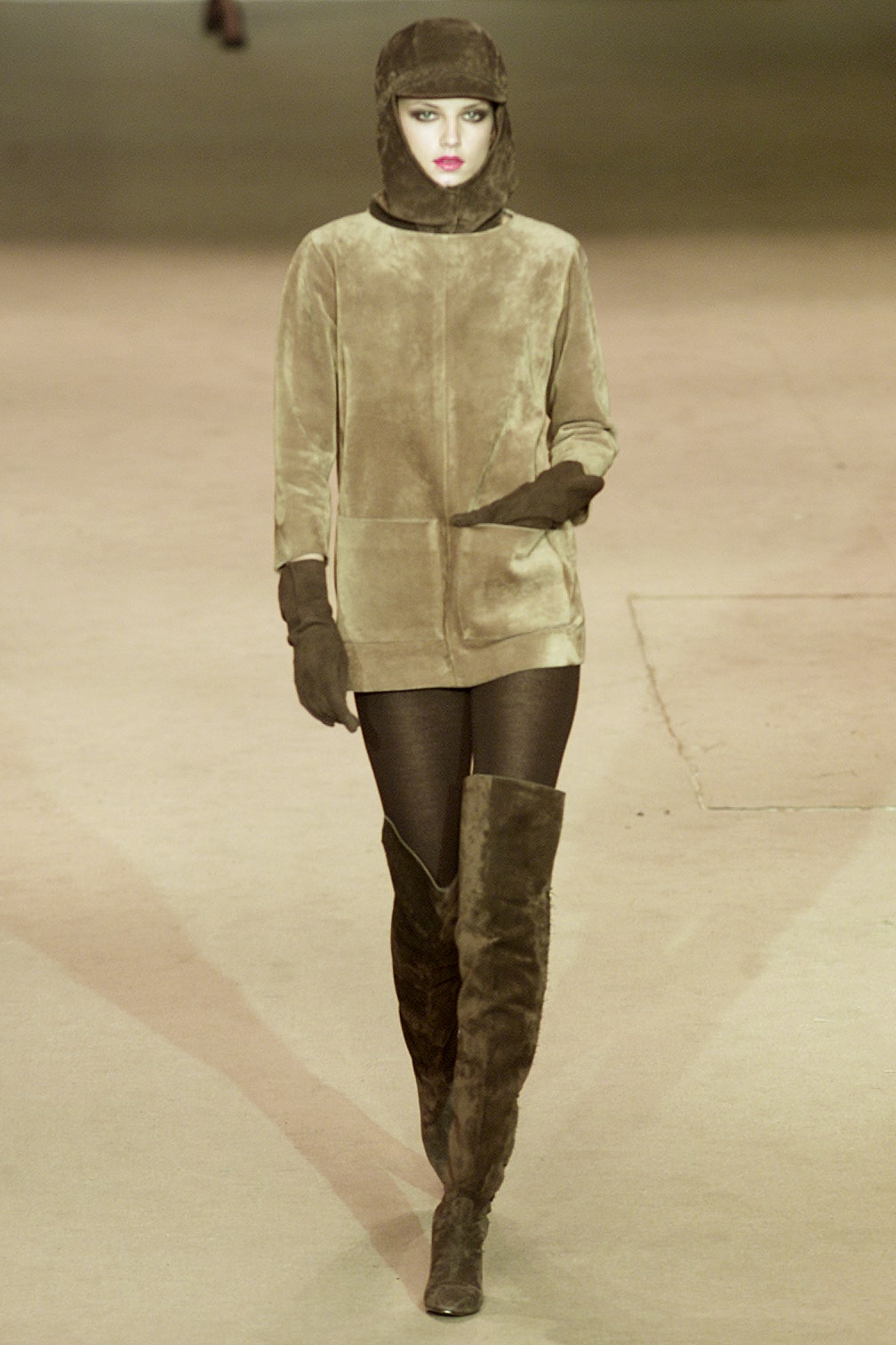 Saint Laurent S/S 02 Couture Look 17