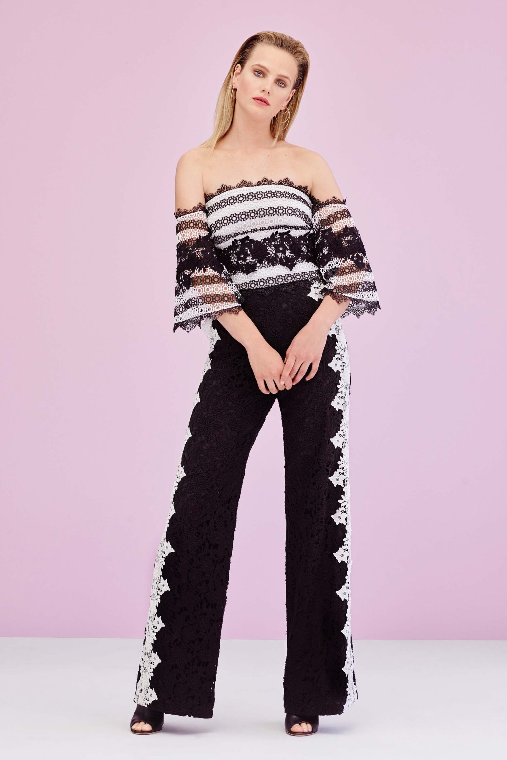 Sachin & Babi Resort 17 Look 2